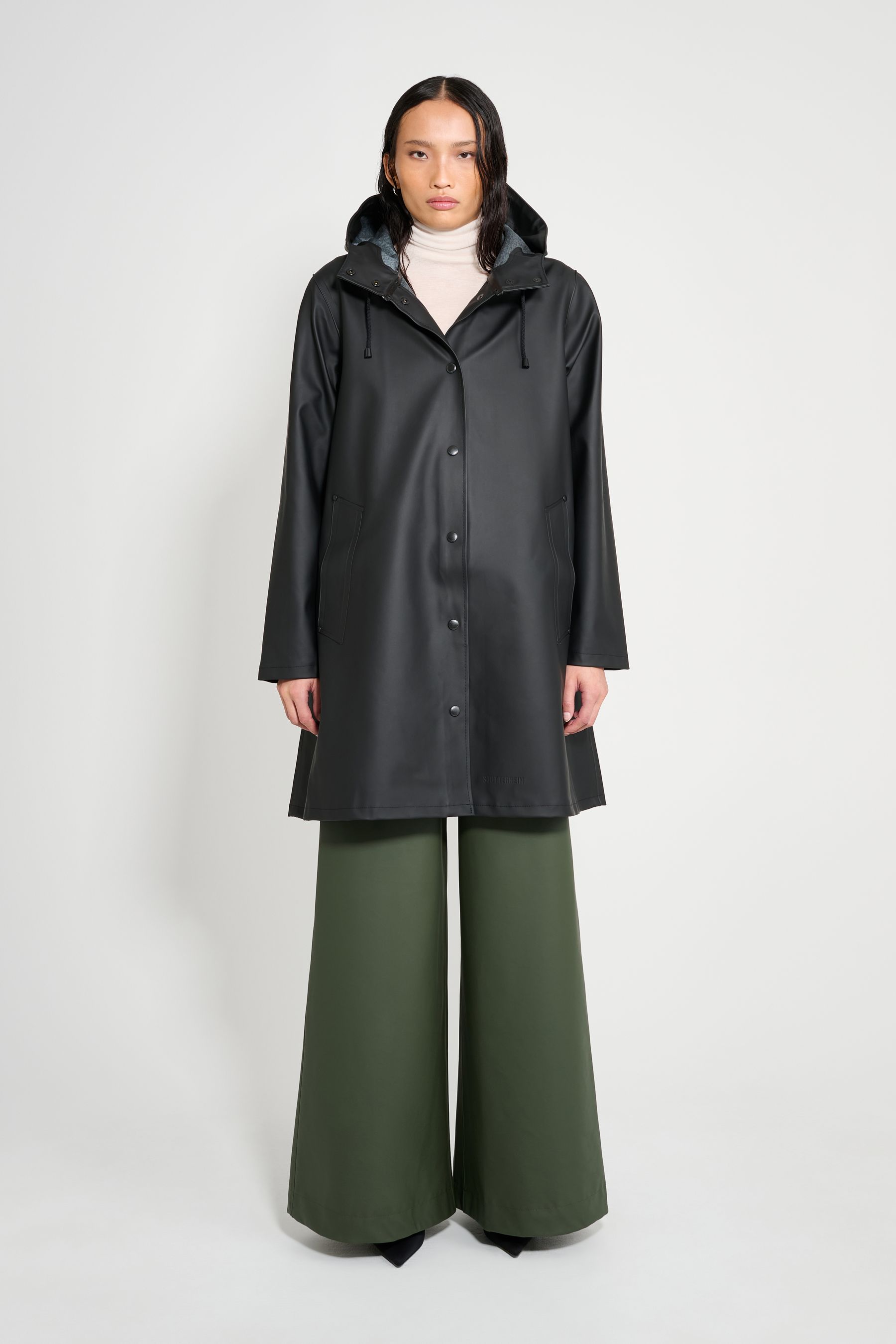 stutterheim mosebacke raincoat black women jackets raincoats