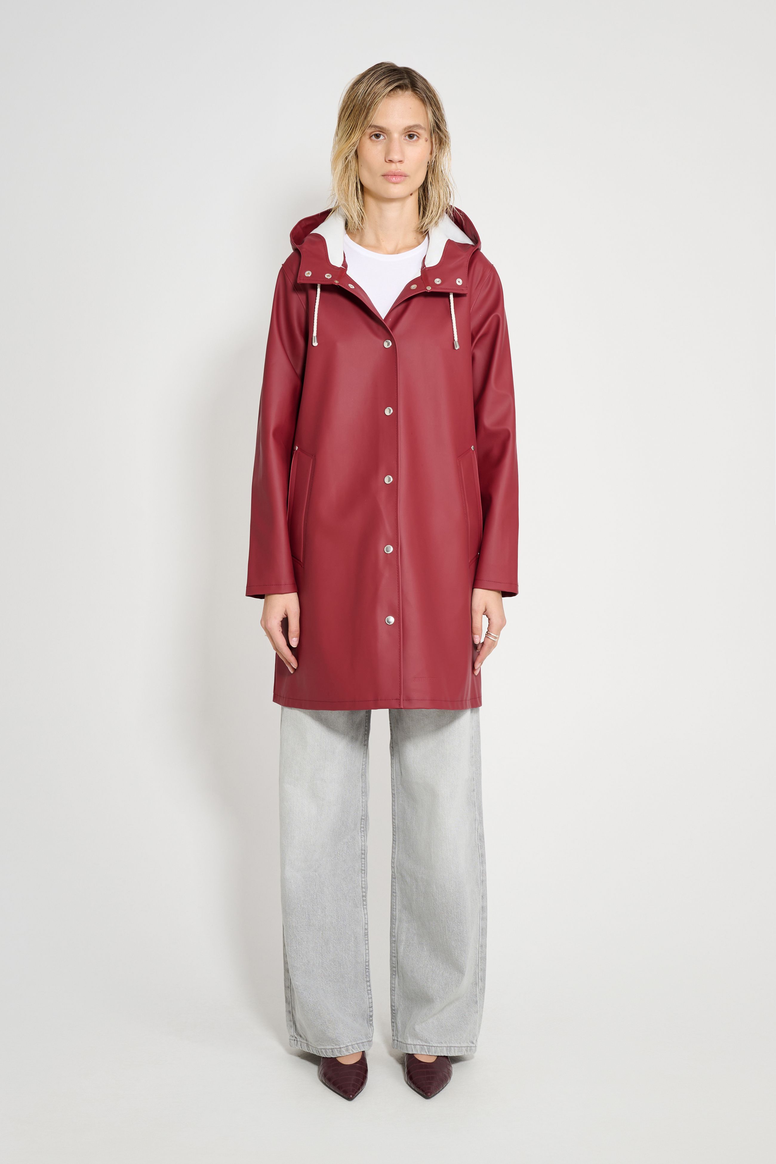 stutterheim mosebacke raincoat burgundy spring-pop-up-colours