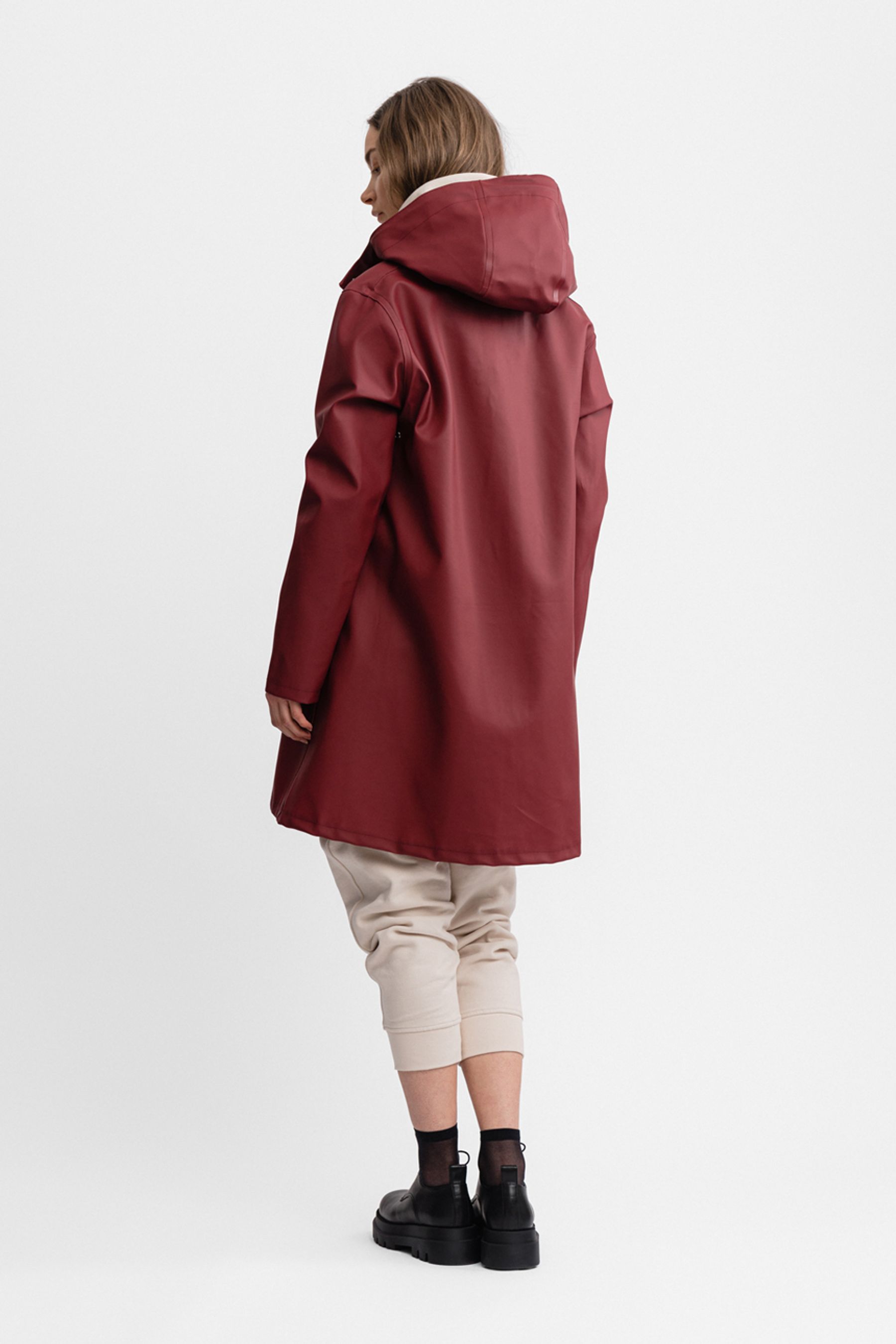 stutterheim mosebacke raincoat burgundy women jackets raincoats