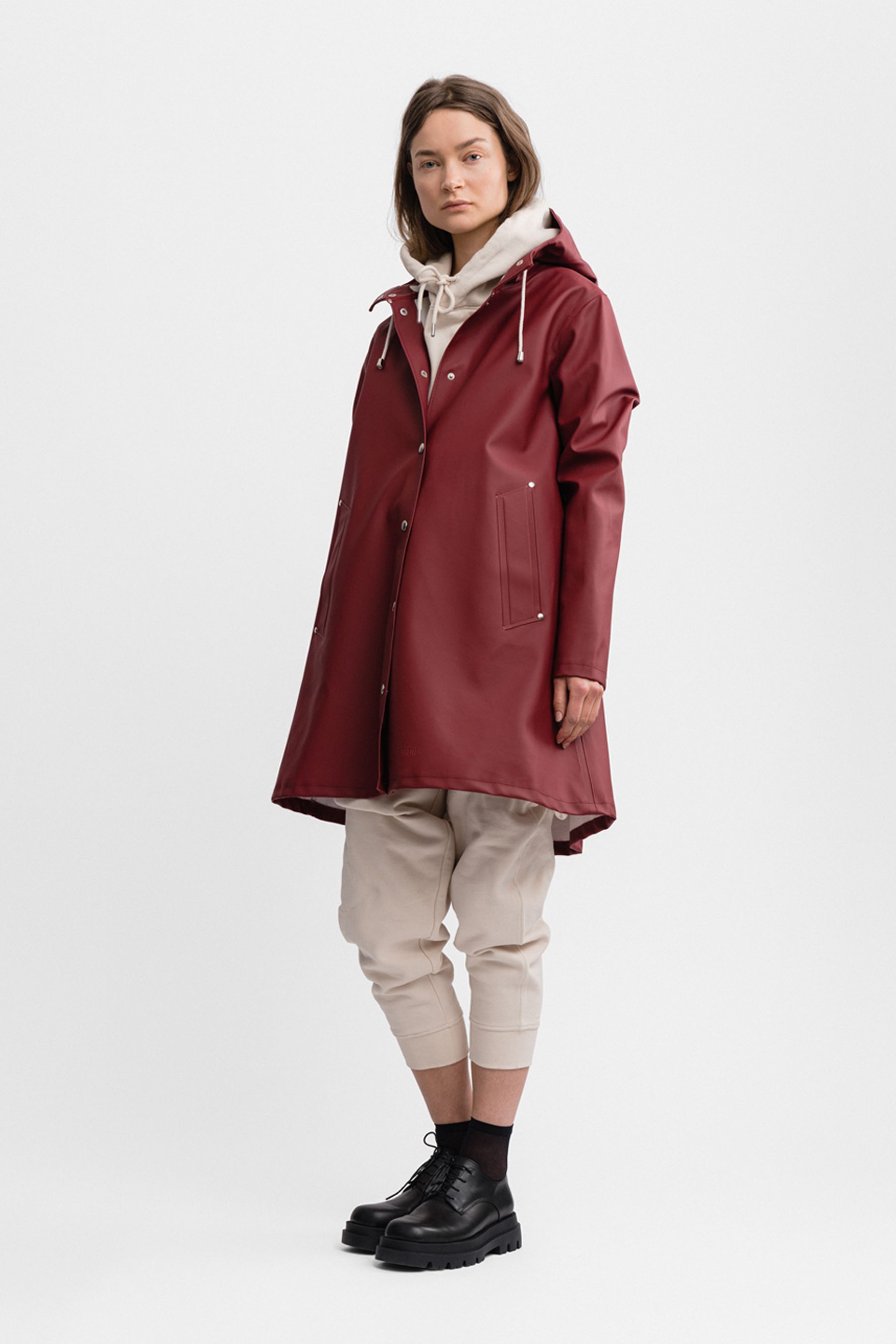 stutterheim mosebacke raincoat burgundy women jackets raincoats