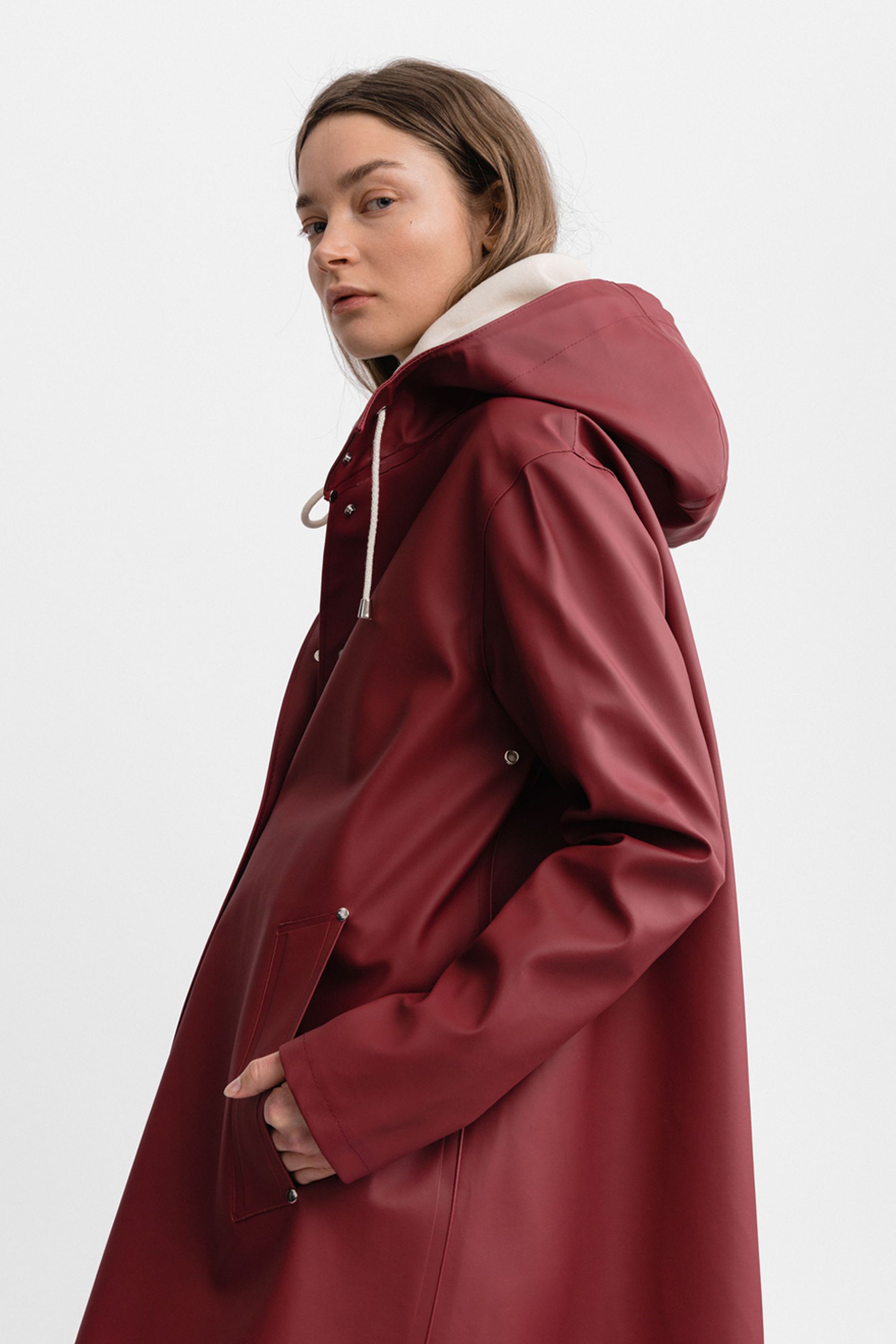 stutterheim mosebacke raincoat burgundy women jackets raincoats