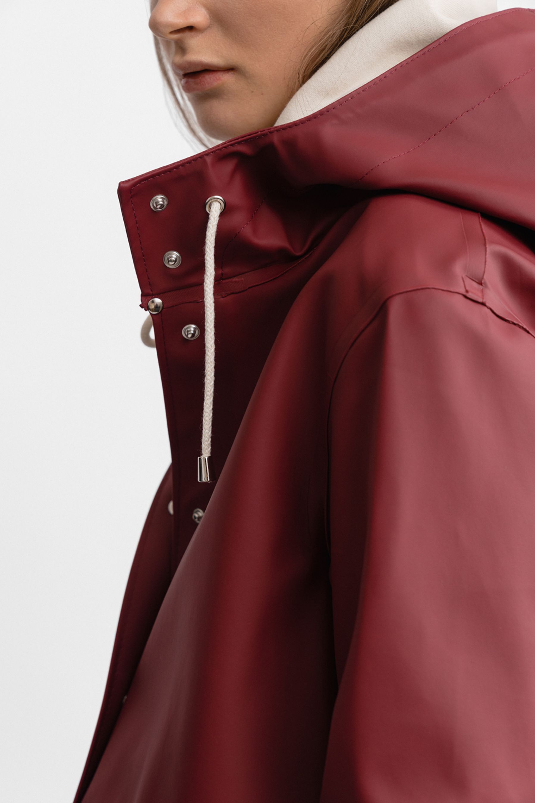 stutterheim mosebacke raincoat burgundy women jackets raincoats