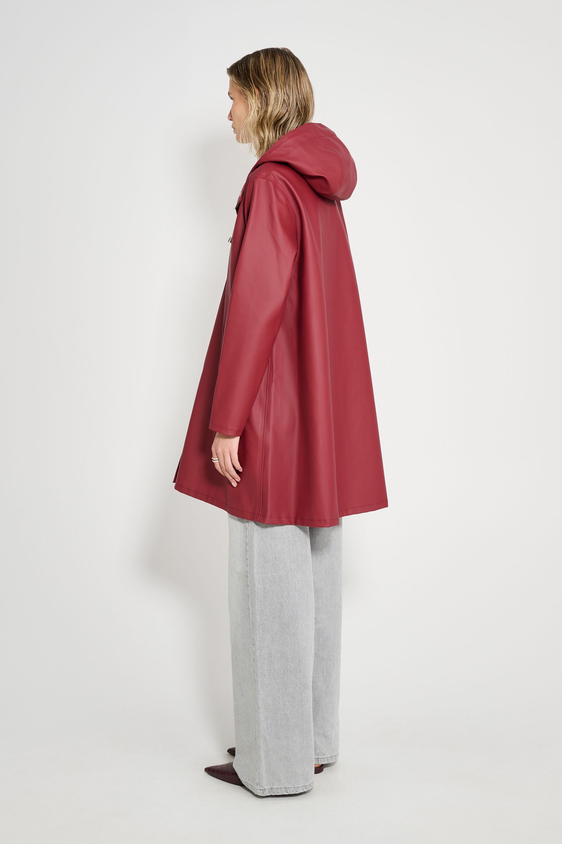 stutterheim mosebacke raincoat burgundy spring-pop-up-colours