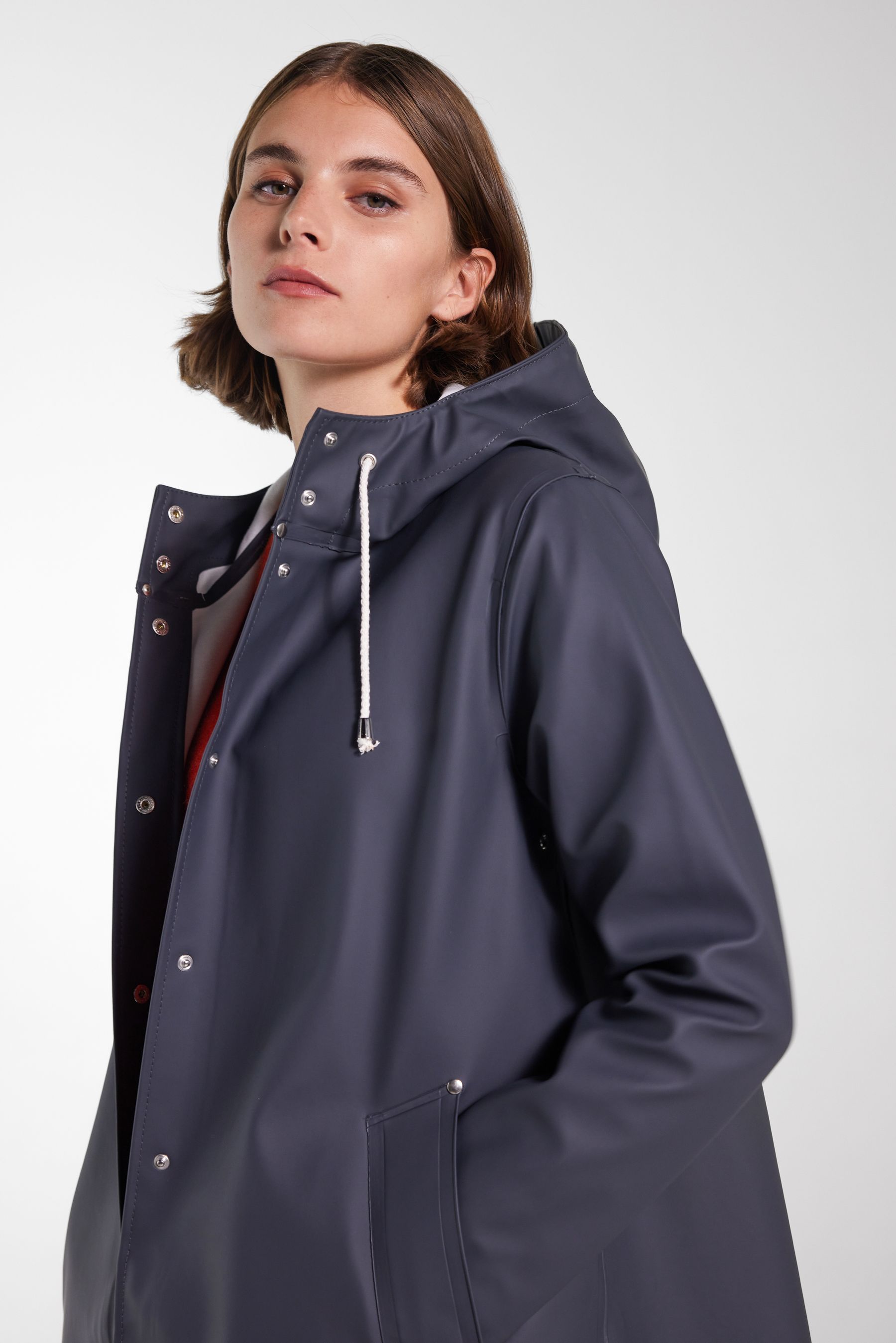 stutterheim mosebacke raincoat charcoal women jackets raincoats