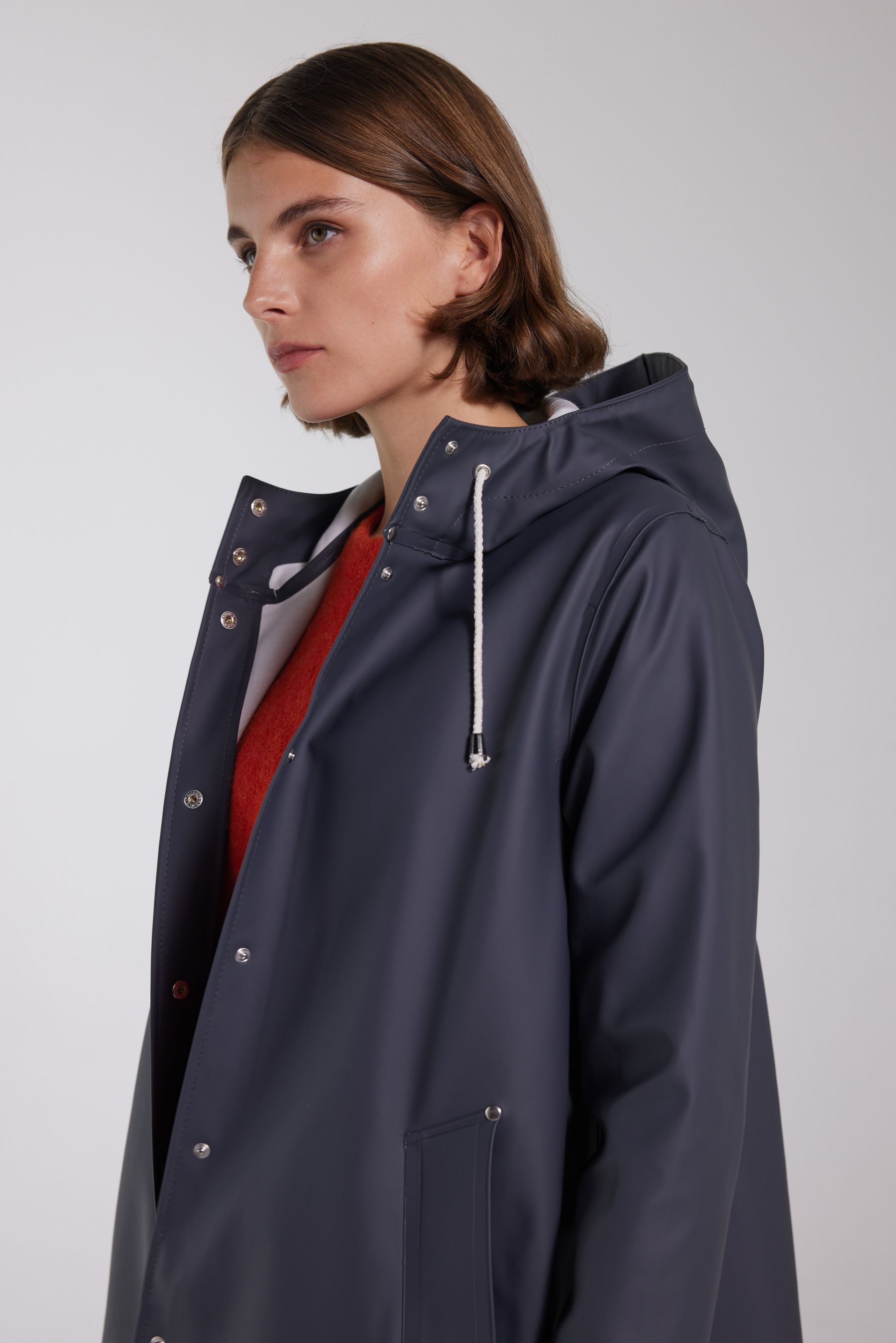 stutterheim mosebacke raincoat charcoal women jackets raincoats