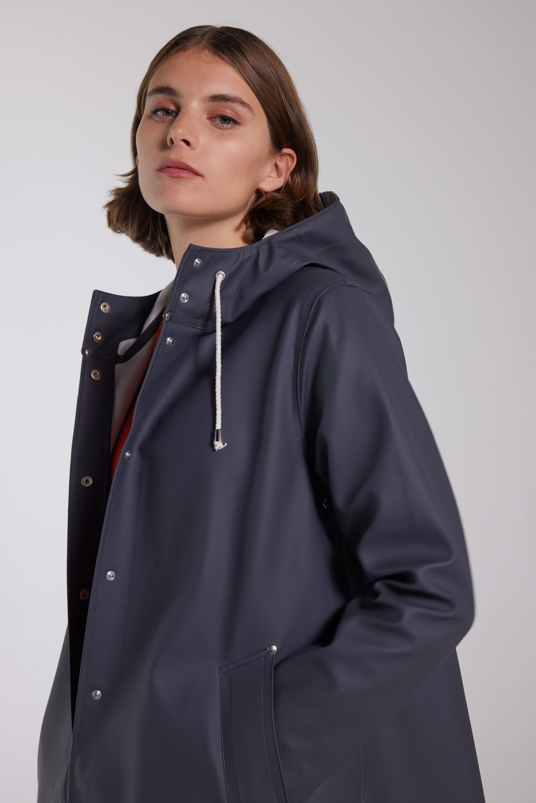 stutterheim mosebacke raincoat charcoal women jackets raincoats