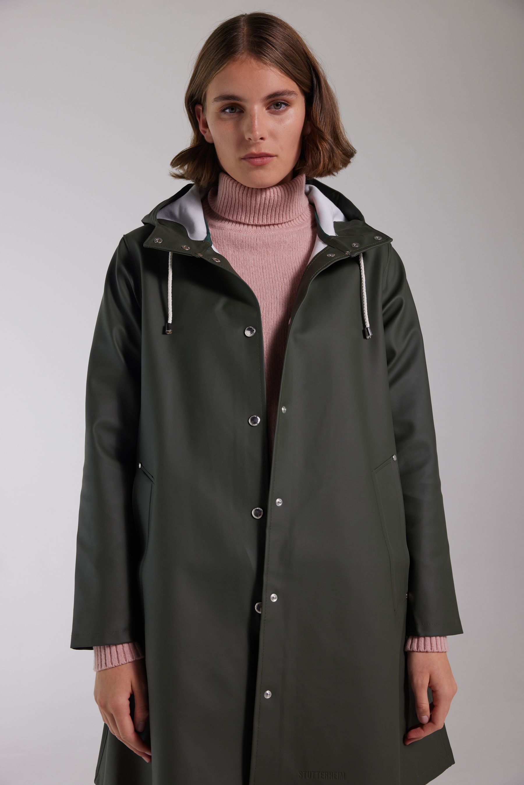 stutterheim mosebacke raincoat green women jackets raincoats