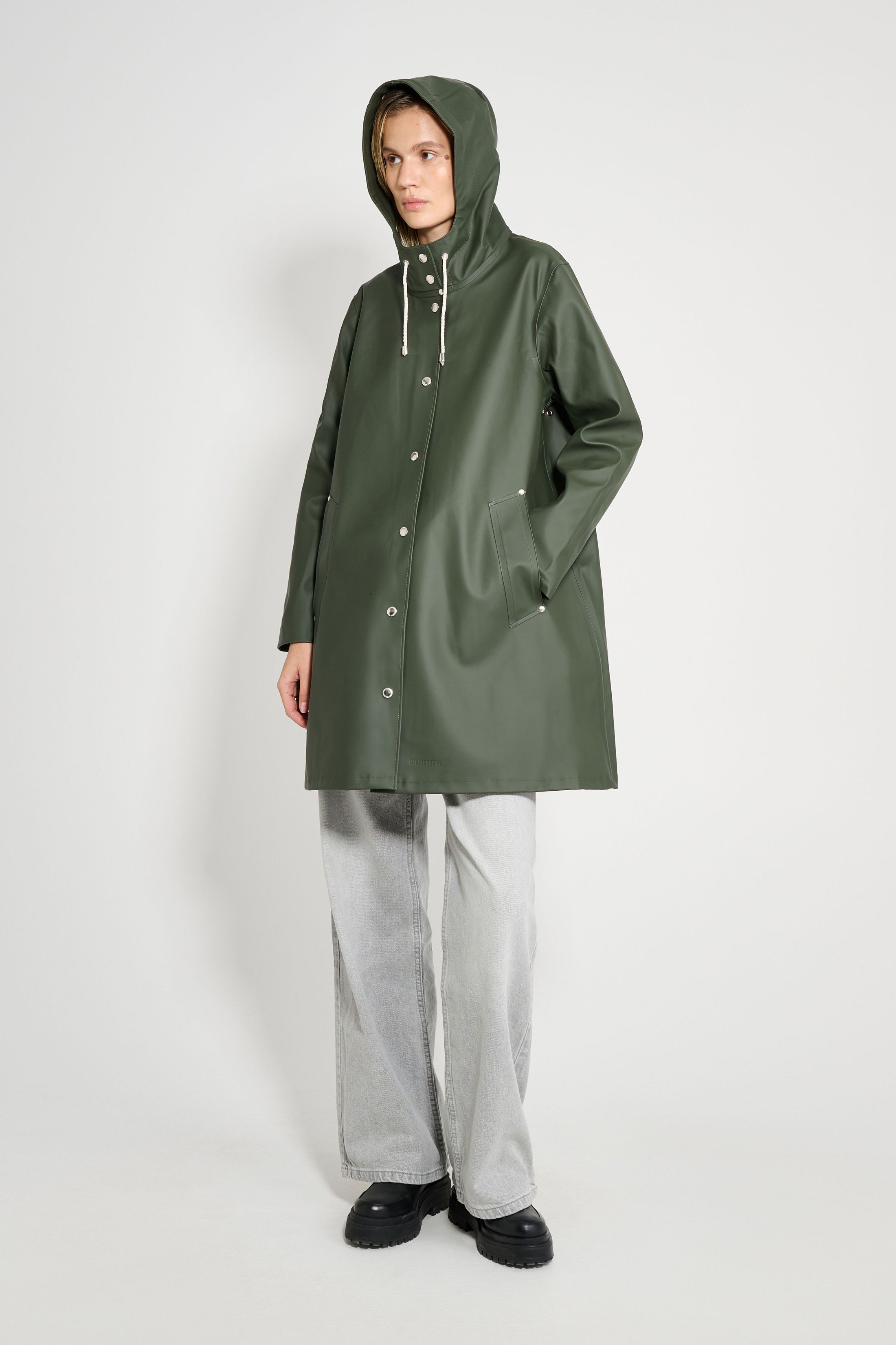 stutterheim mosebacke raincoat green women jackets raincoats