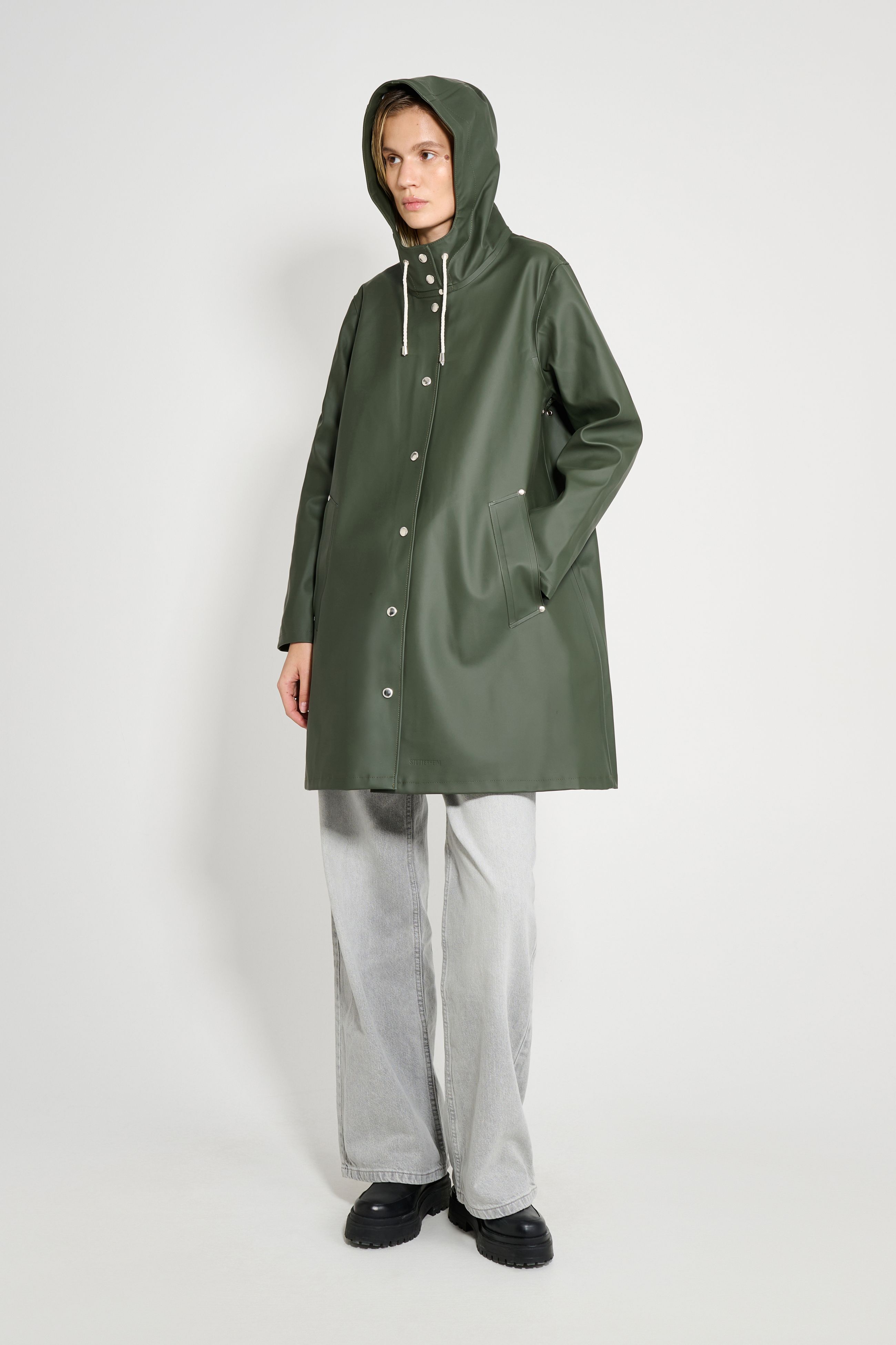 stutterheim mosebacke raincoat green women jackets raincoats
