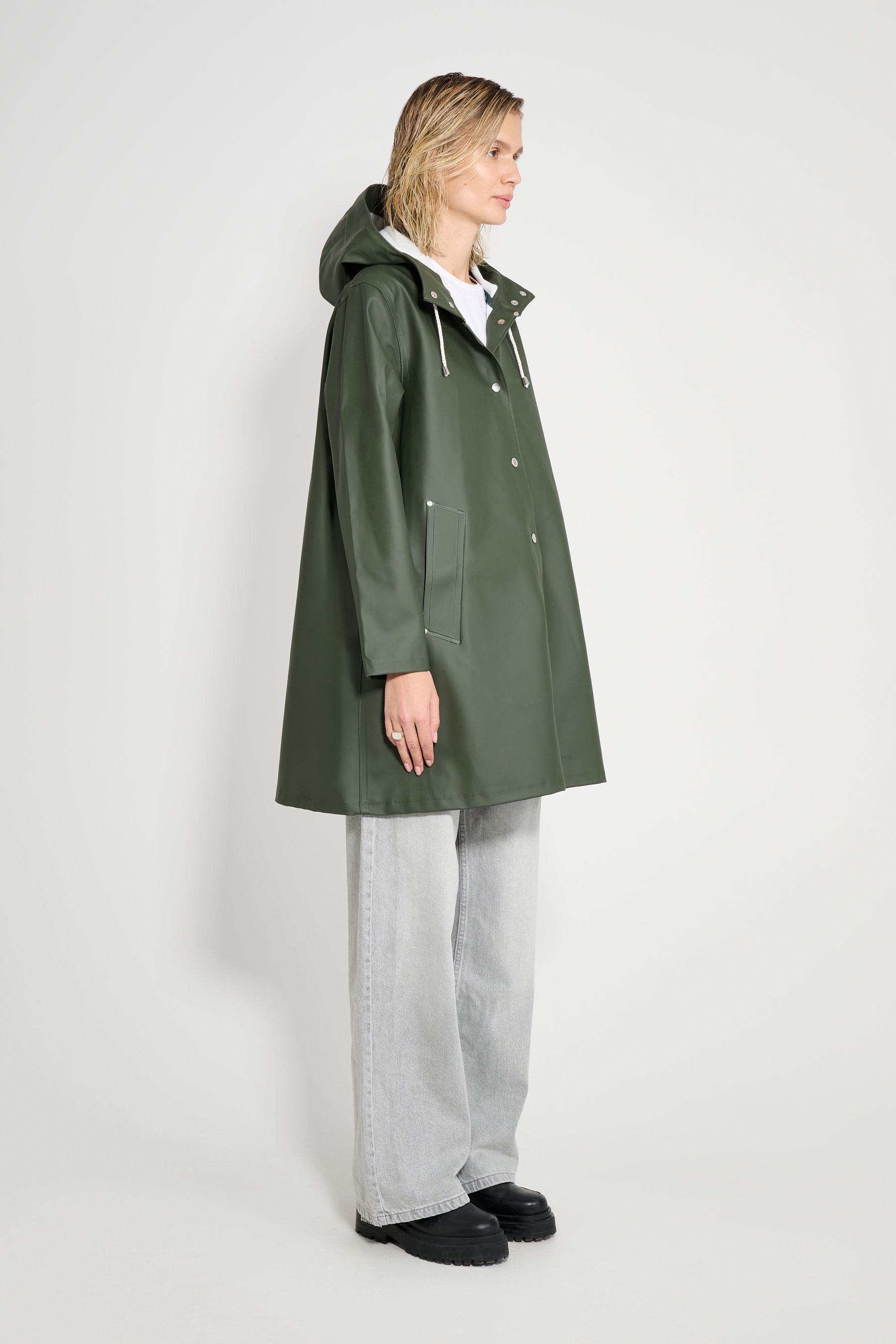 stutterheim mosebacke raincoat green women jackets raincoats