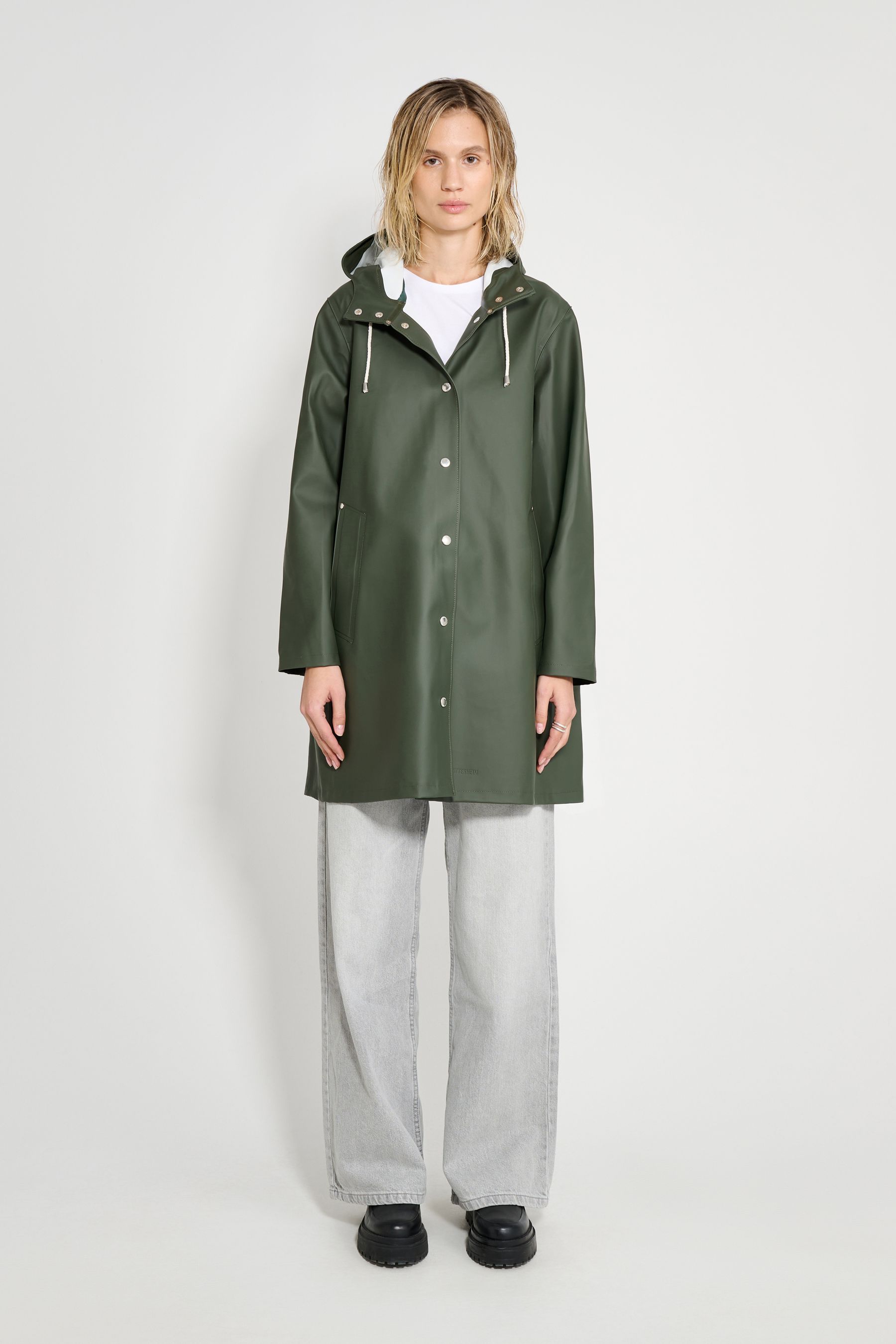 stutterheim mosebacke raincoat green women jackets raincoats