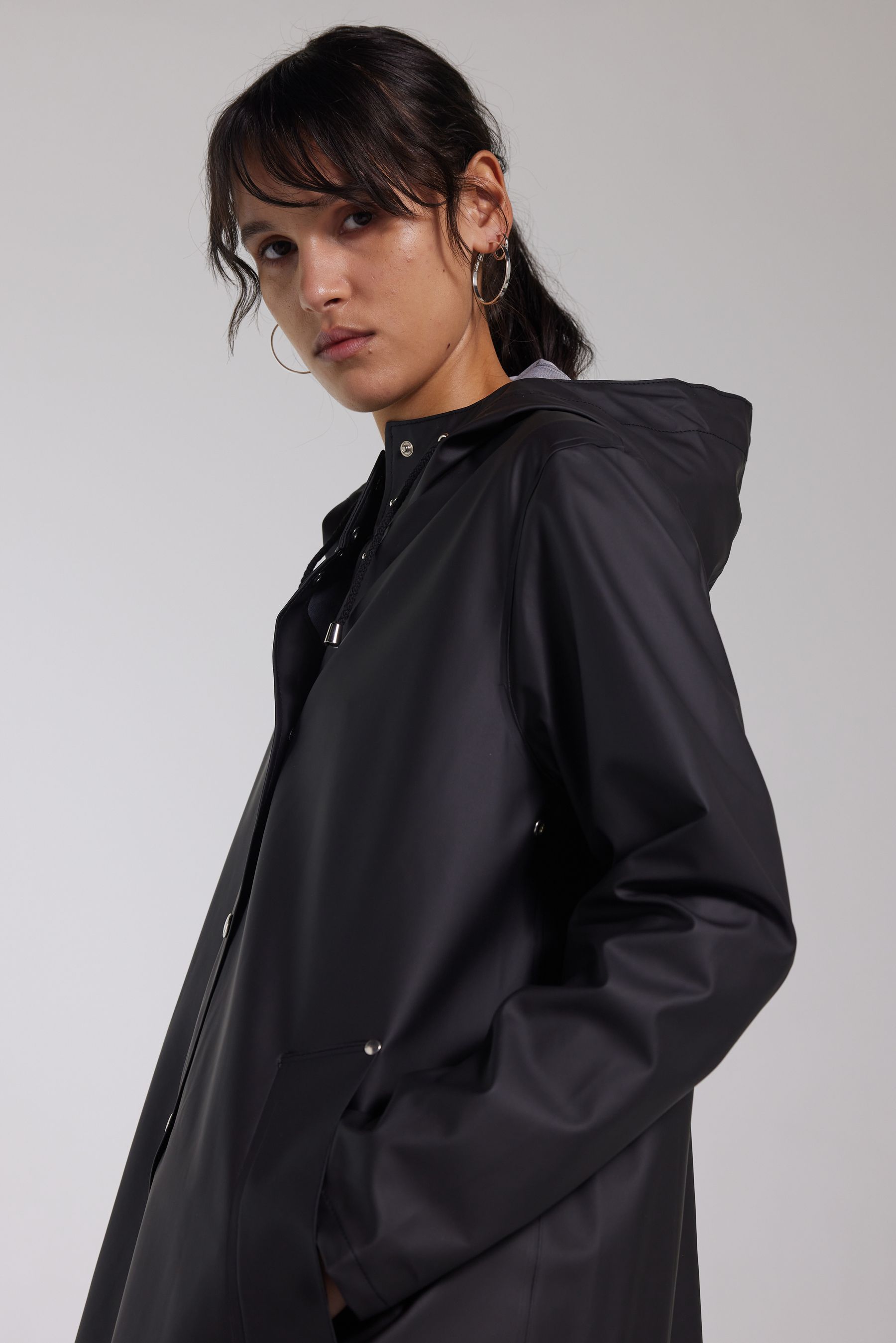 stutterheim mosebacke lightweight raincoat black women jackets raincoats