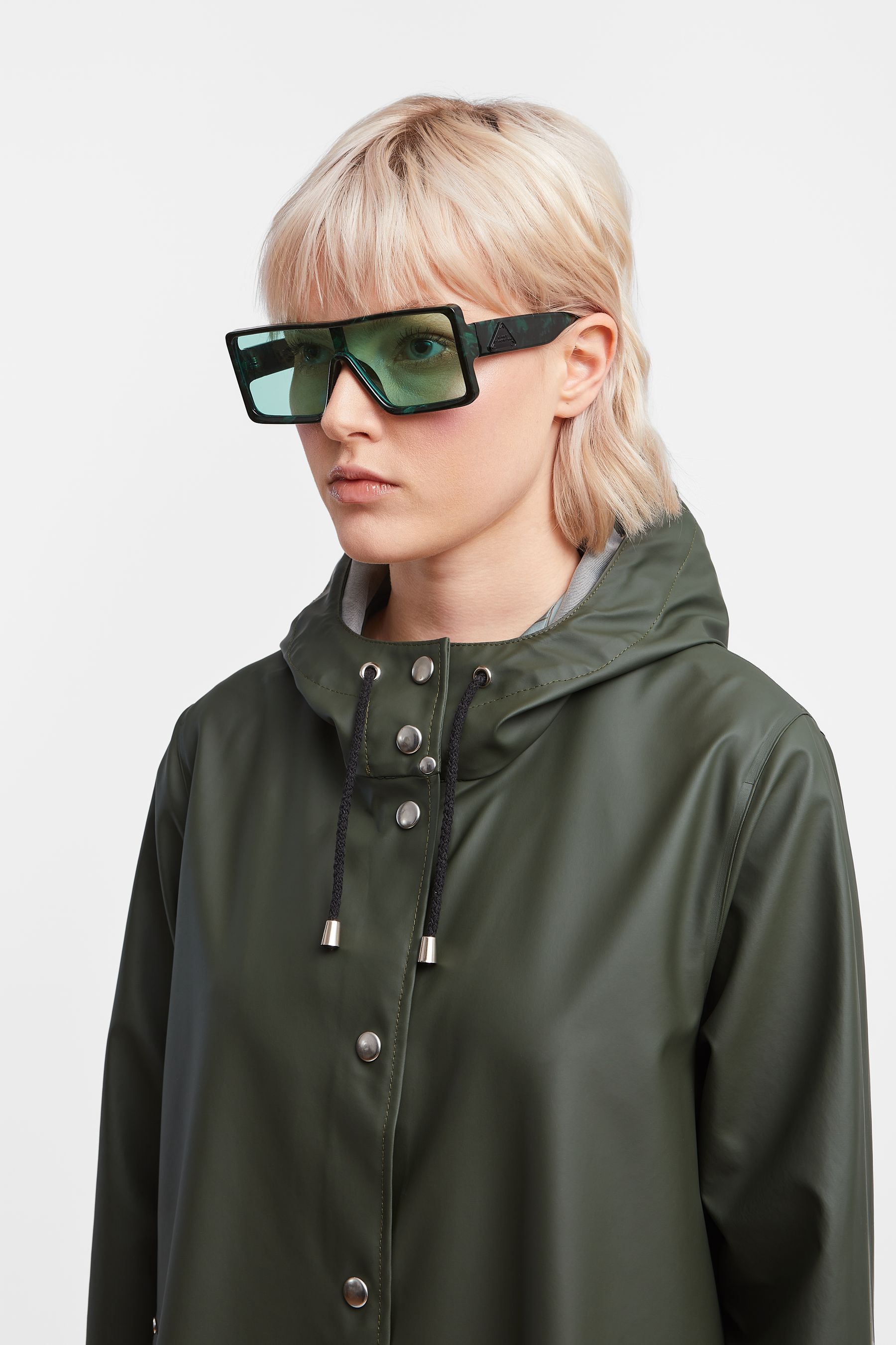 stutterheim mosebacke lightweight raincoat green women jackets raincoats