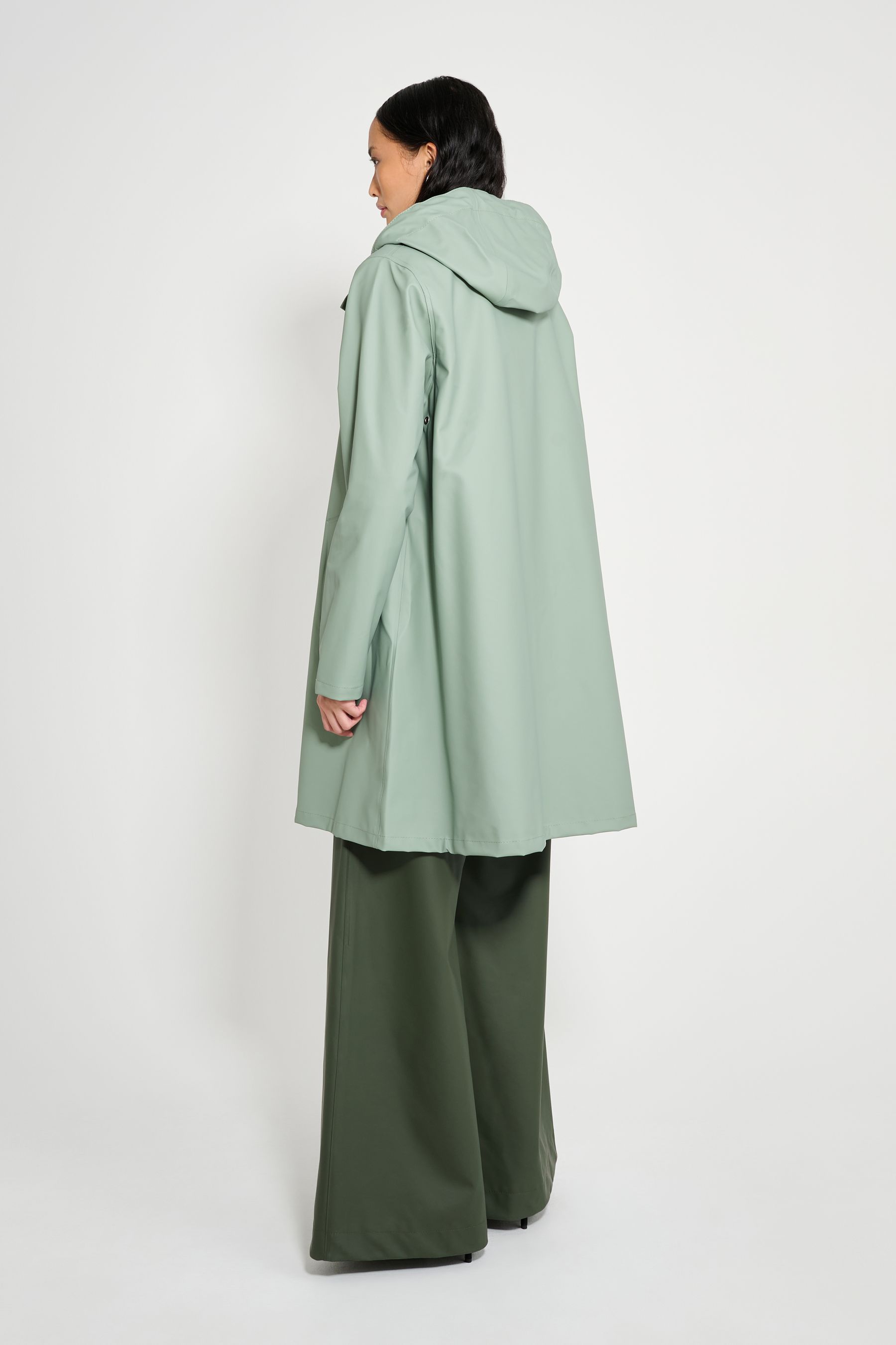 stutterheim mosebacke lightweight raincoat khaki green women jackets raincoats