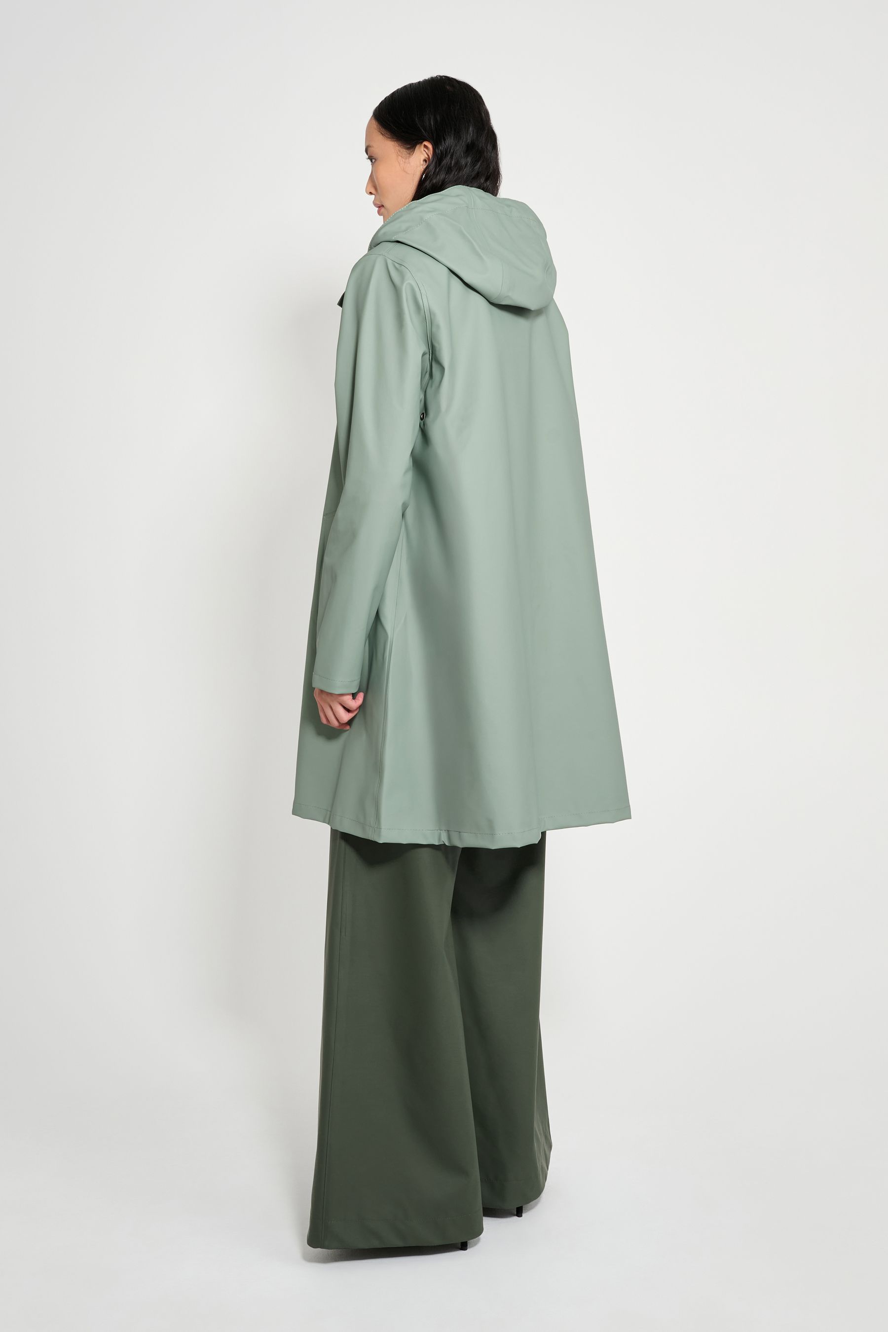 stutterheim mosebacke lightweight raincoat khaki green women jackets raincoats