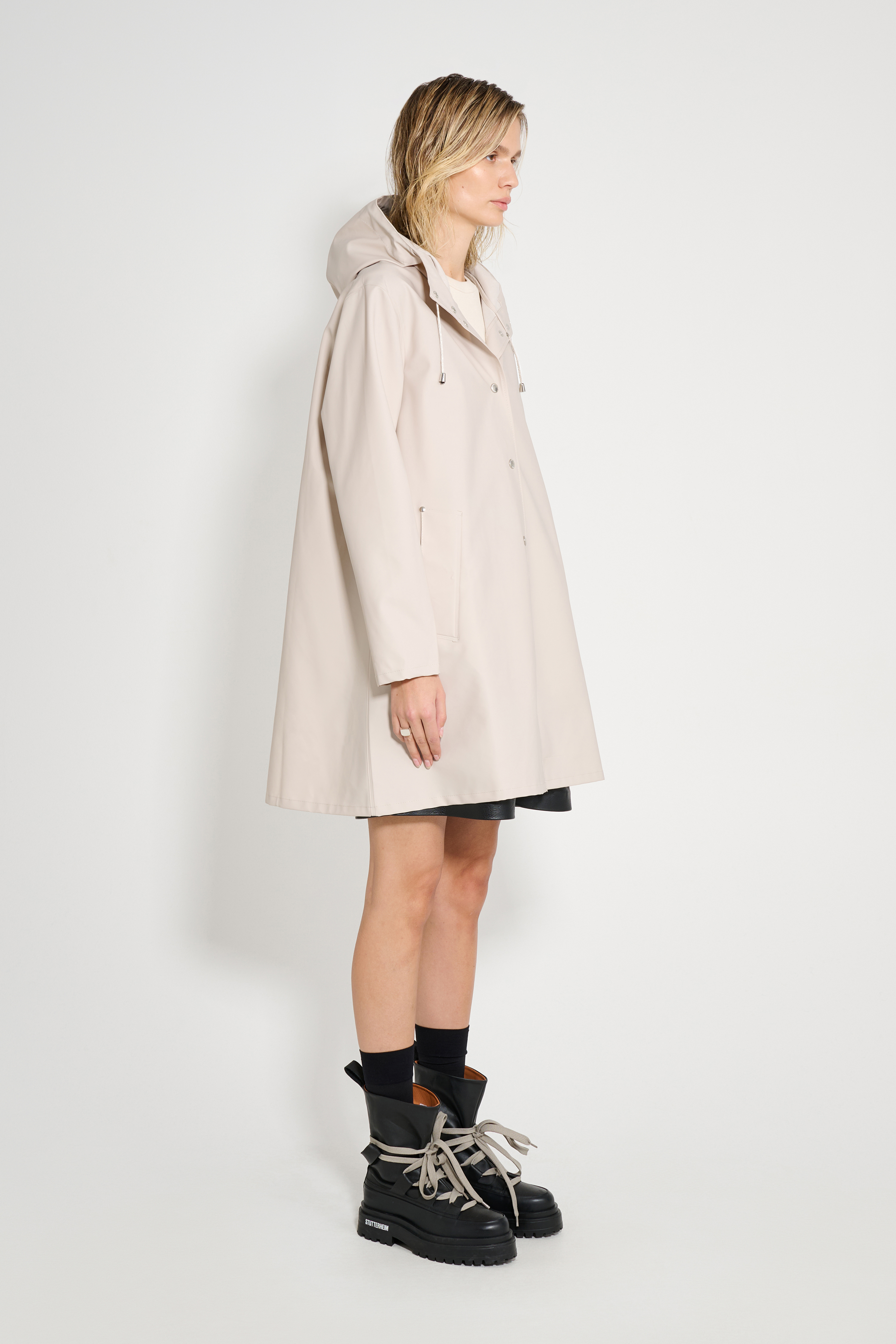 Mosebacke Lightweight Raincoat Light Sand | STUTTERHEIM US