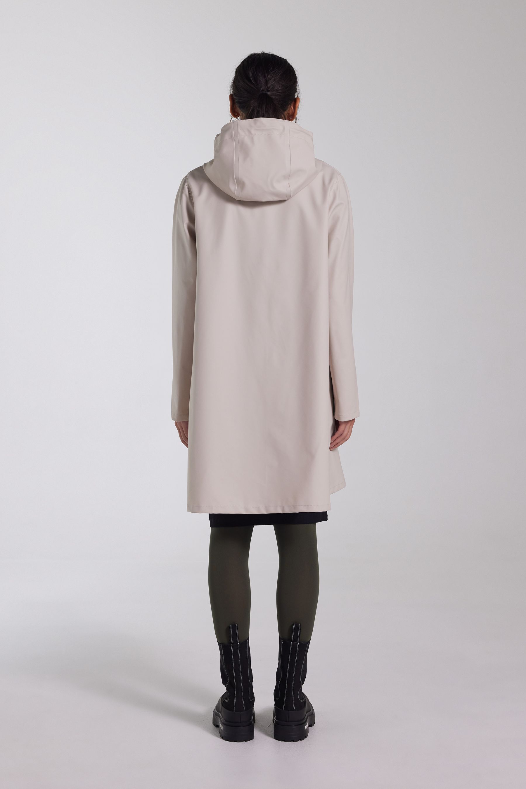 stutterheim mosebacke lightweight raincoat light sand women new-arrivals