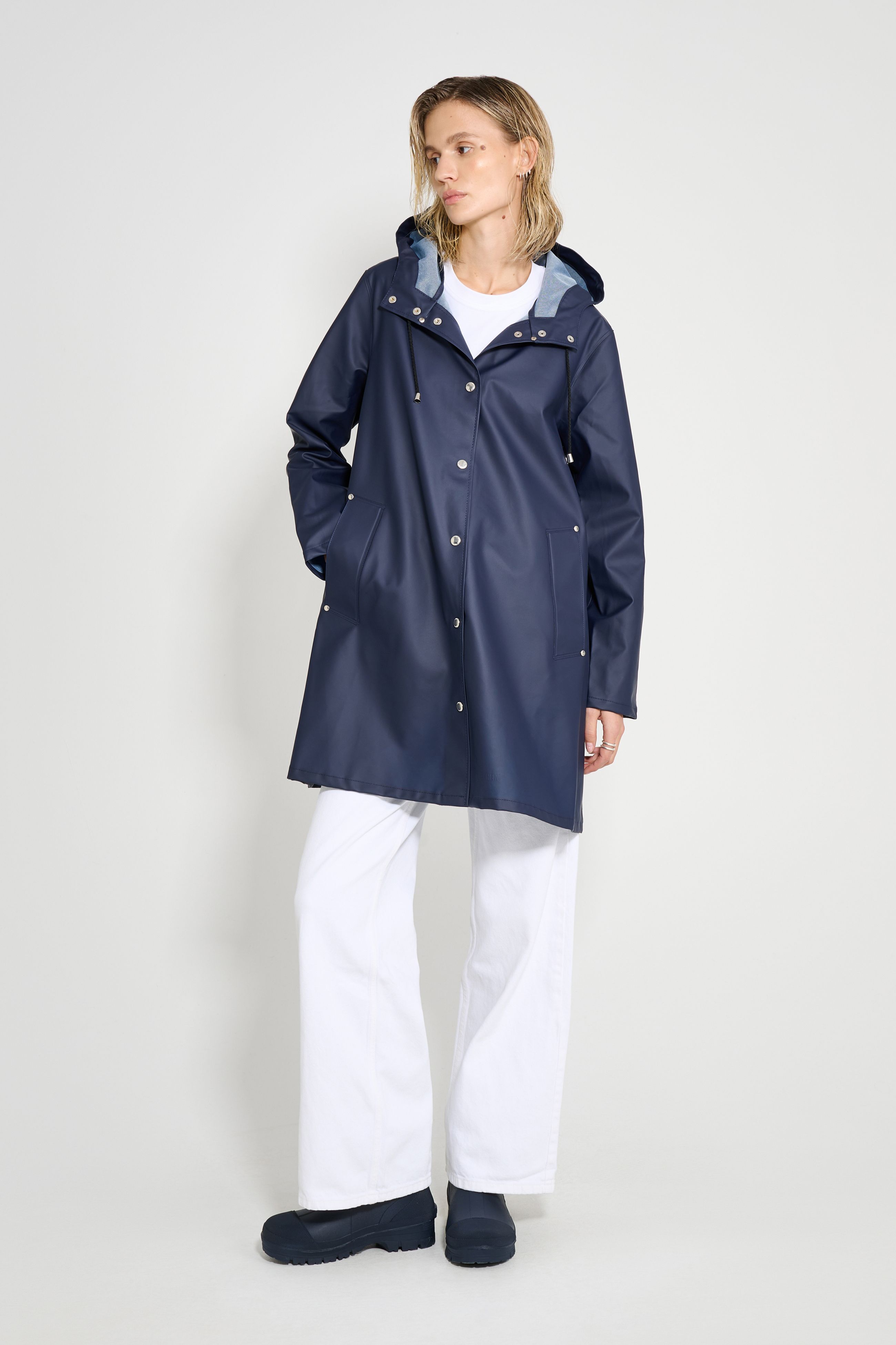 stutterheim mosebacke lightweight raincoat navy women jackets raincoats