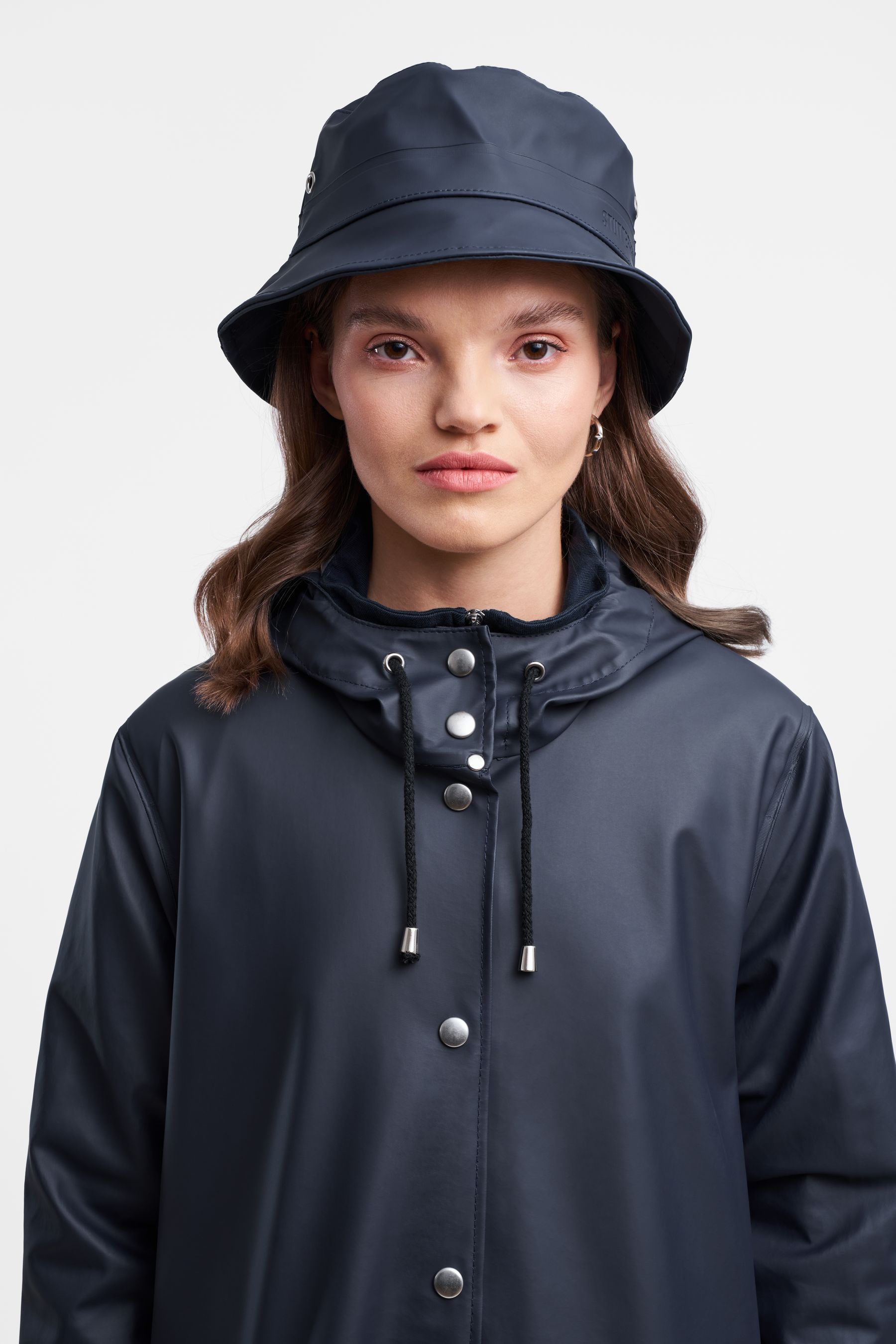 stutterheim mosebacke lightweight raincoat navy women jackets raincoats