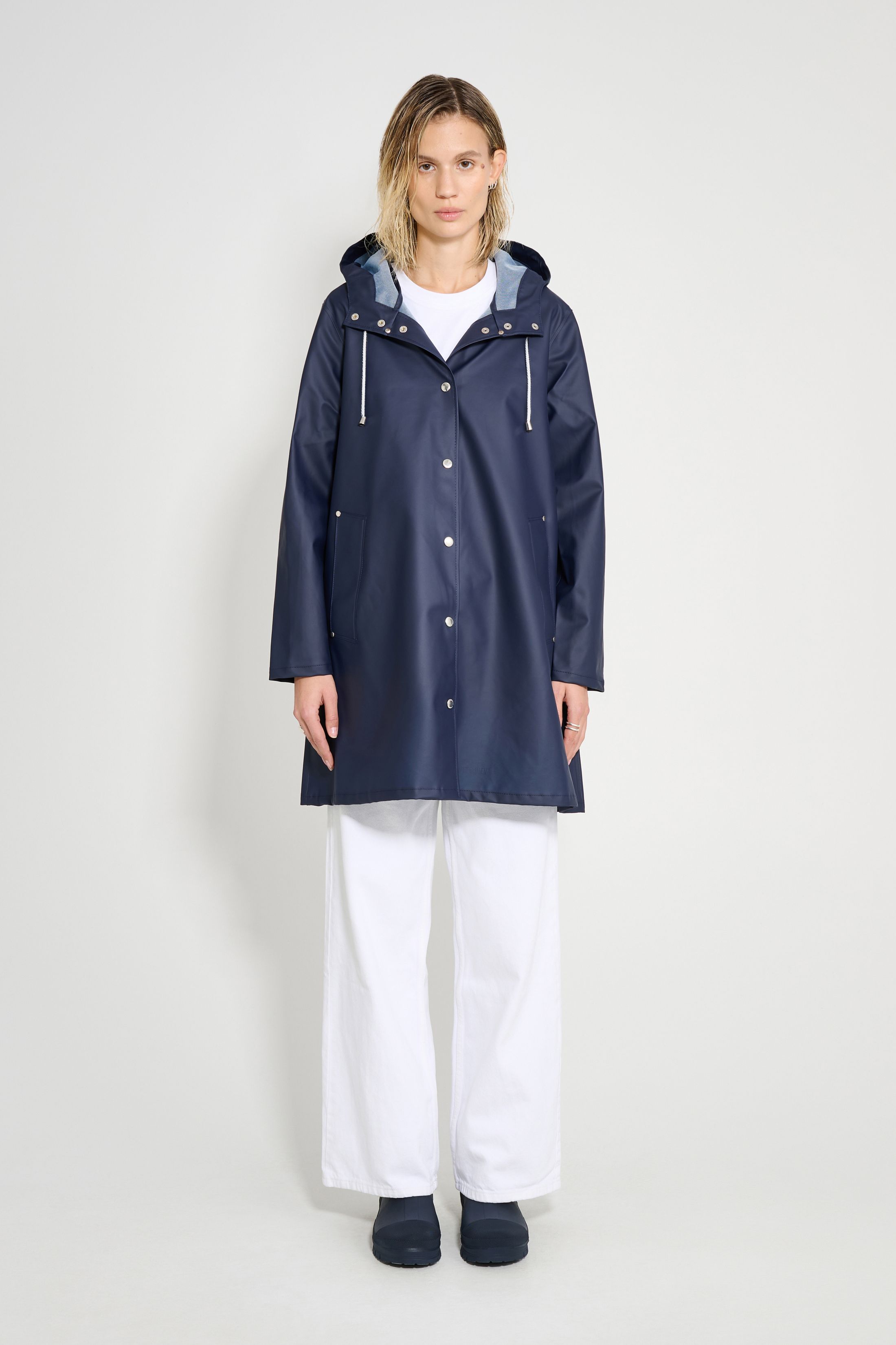 stutterheim mosebacke lightweight raincoat navy women jackets raincoats