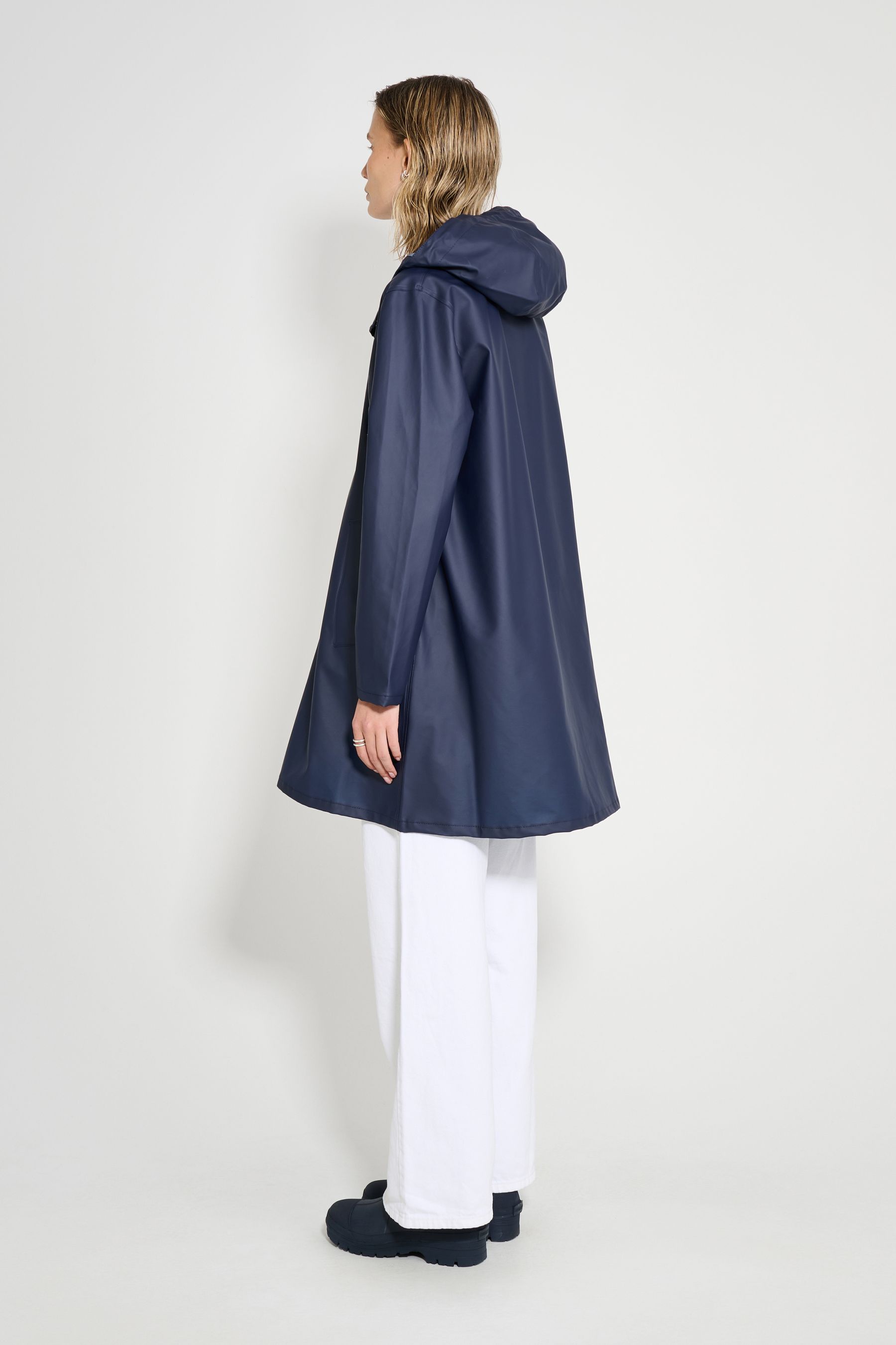stutterheim mosebacke lightweight raincoat navy women jackets raincoats