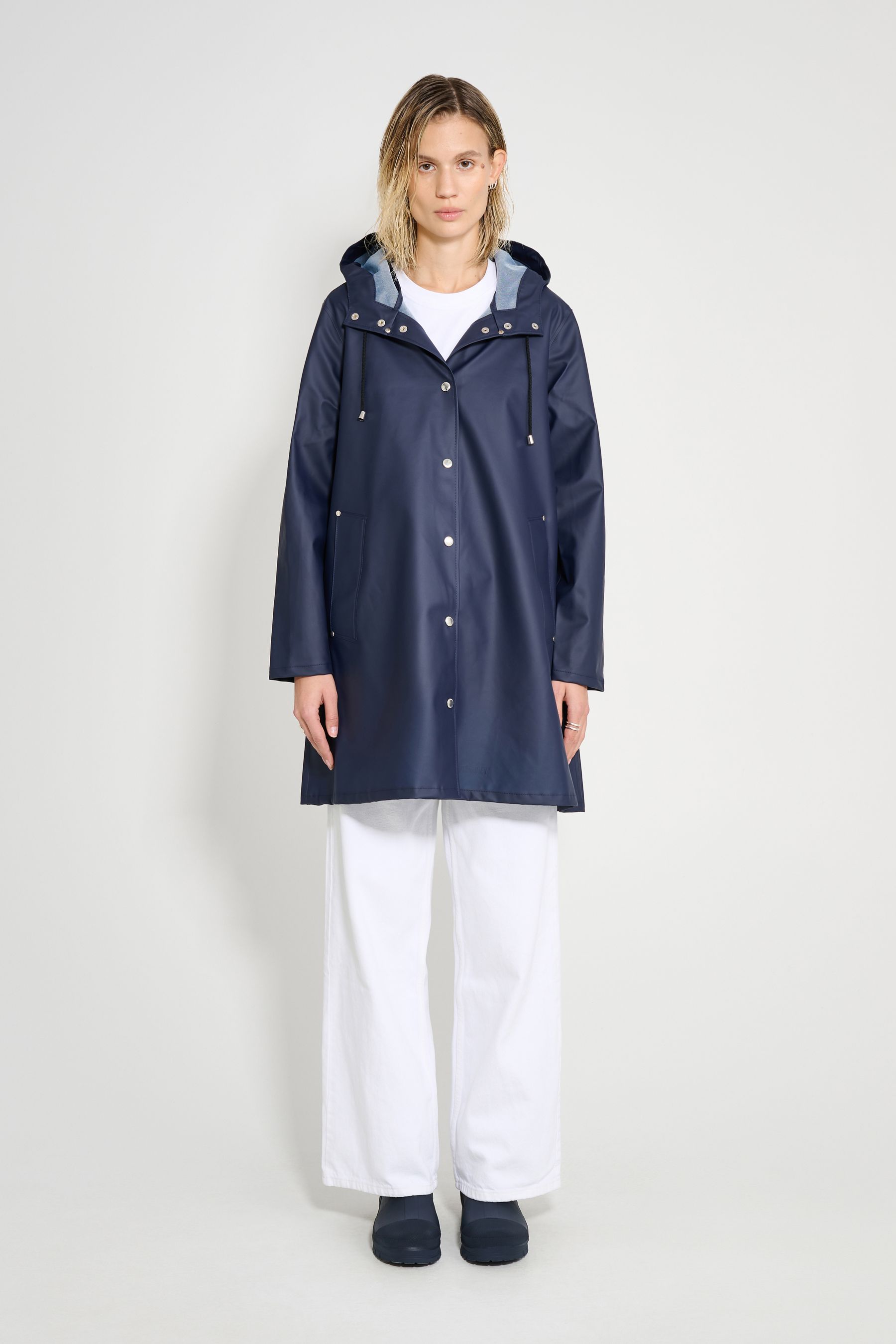 stutterheim mosebacke lightweight raincoat navy women jackets raincoats