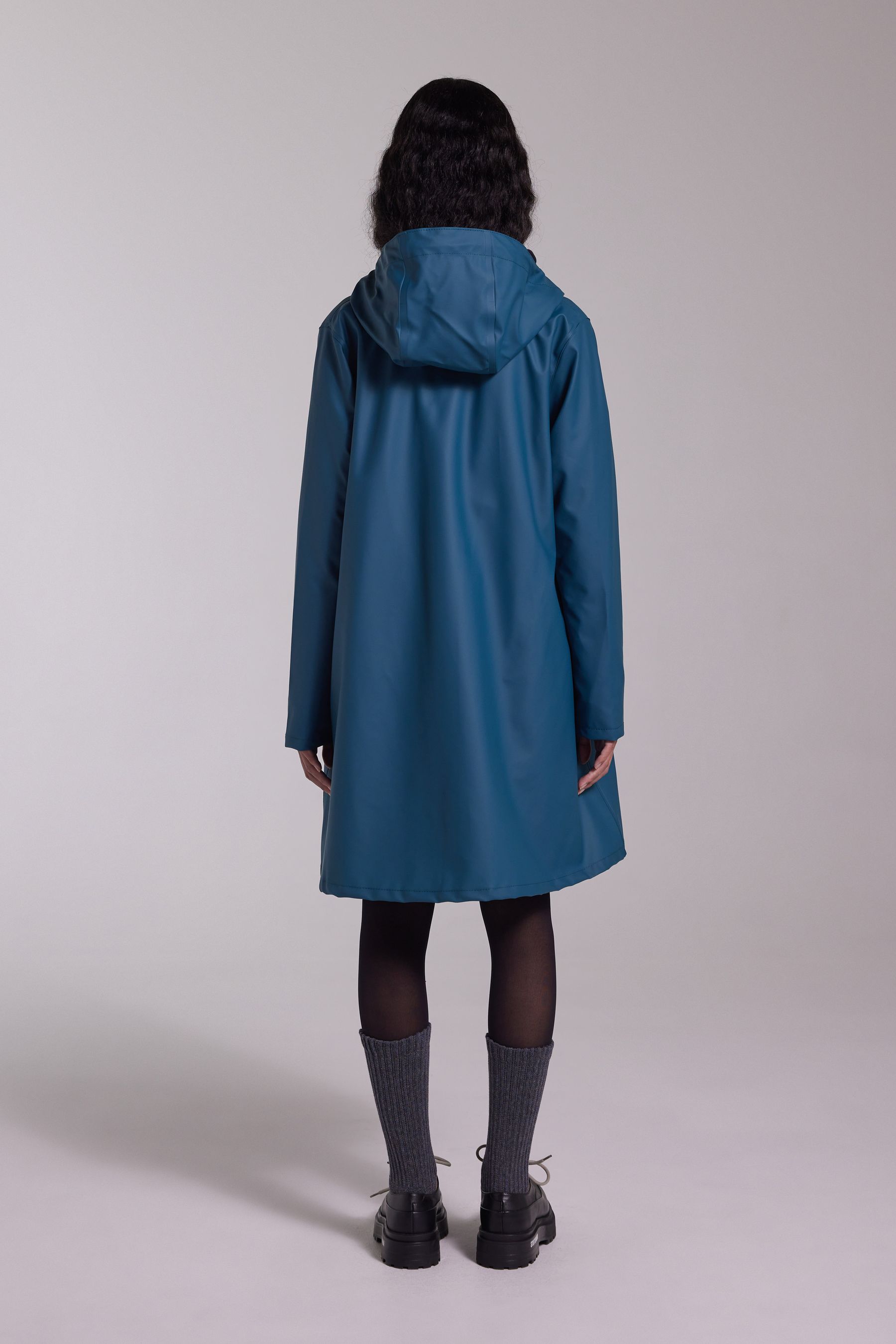 stutterheim mosebacke lightweight raincoat petrol blue women jackets raincoats