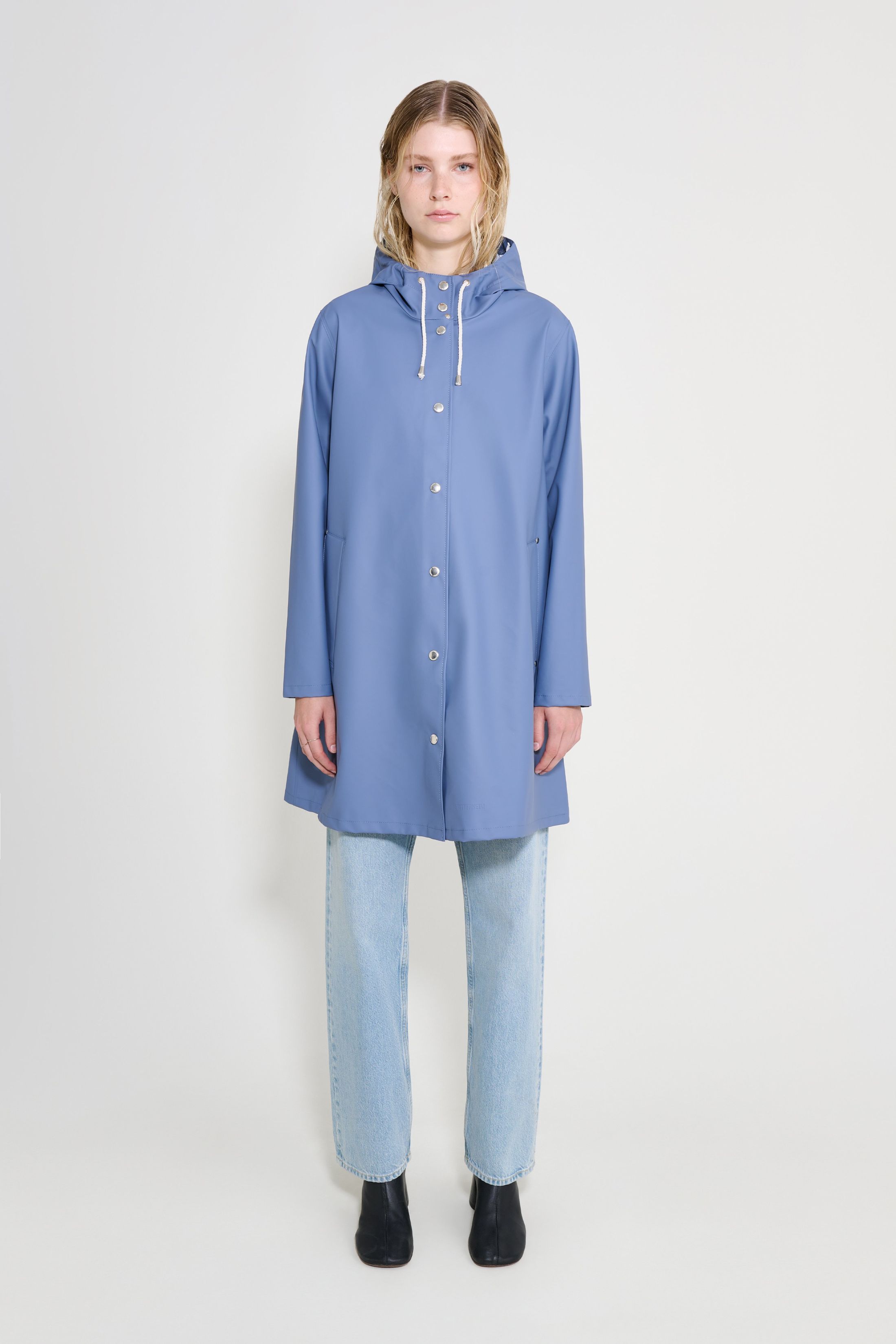 stutterheim mosebacke lightweight raincoat ash blue women jackets raincoats