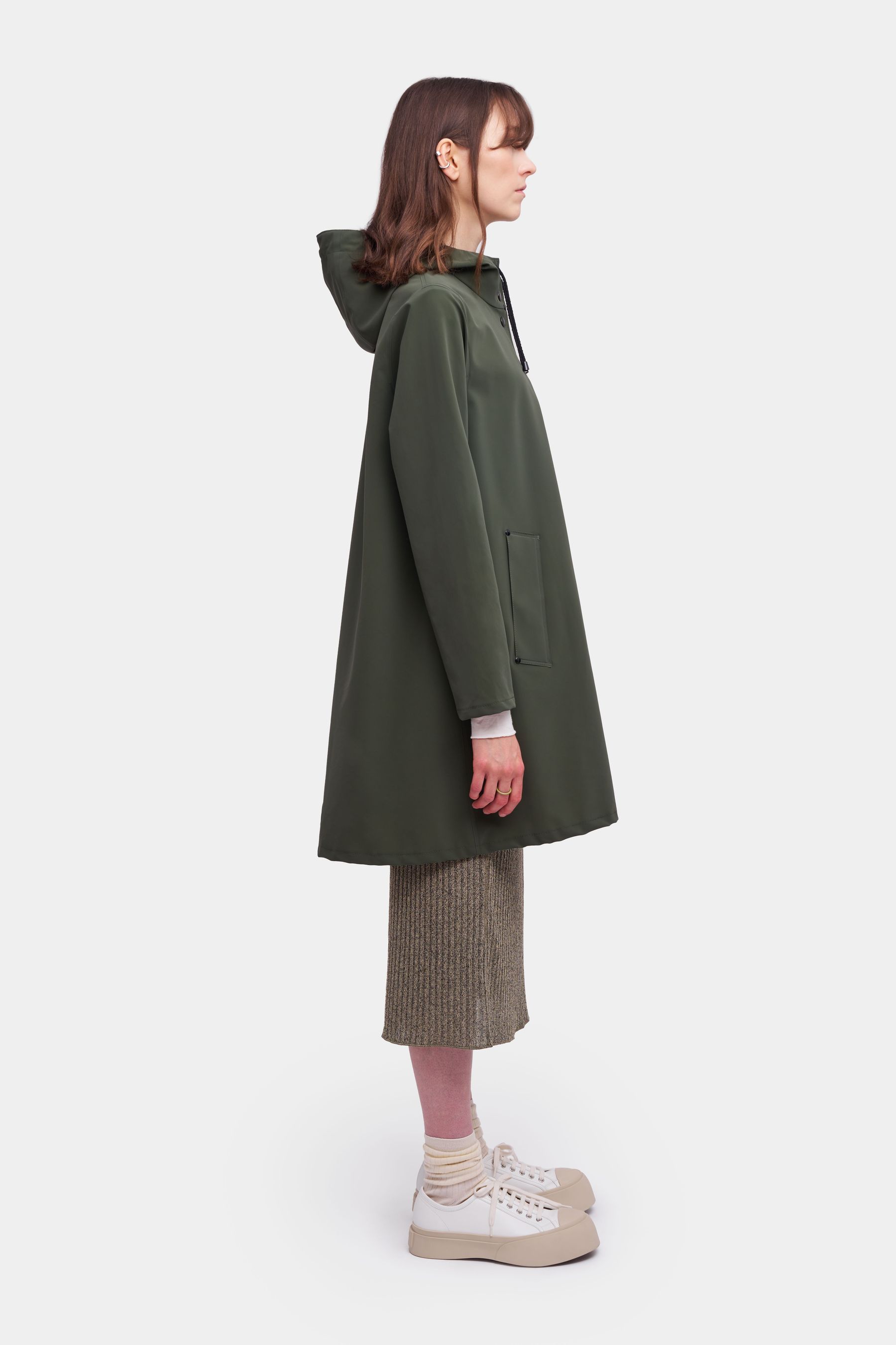 stutterheim mosebacke lightweight matte raincoat dark green women jackets raincoats