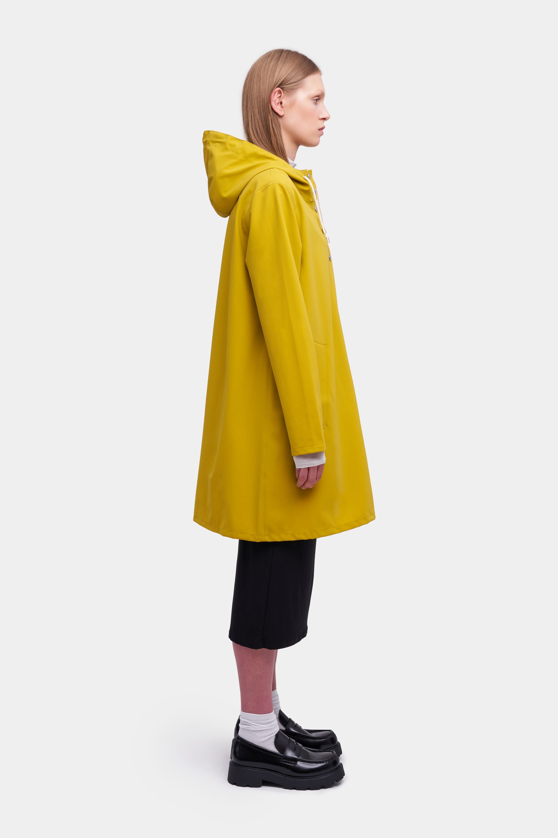 stutterheim mosebacke lightweight matte raincoat gold women jackets raincoats