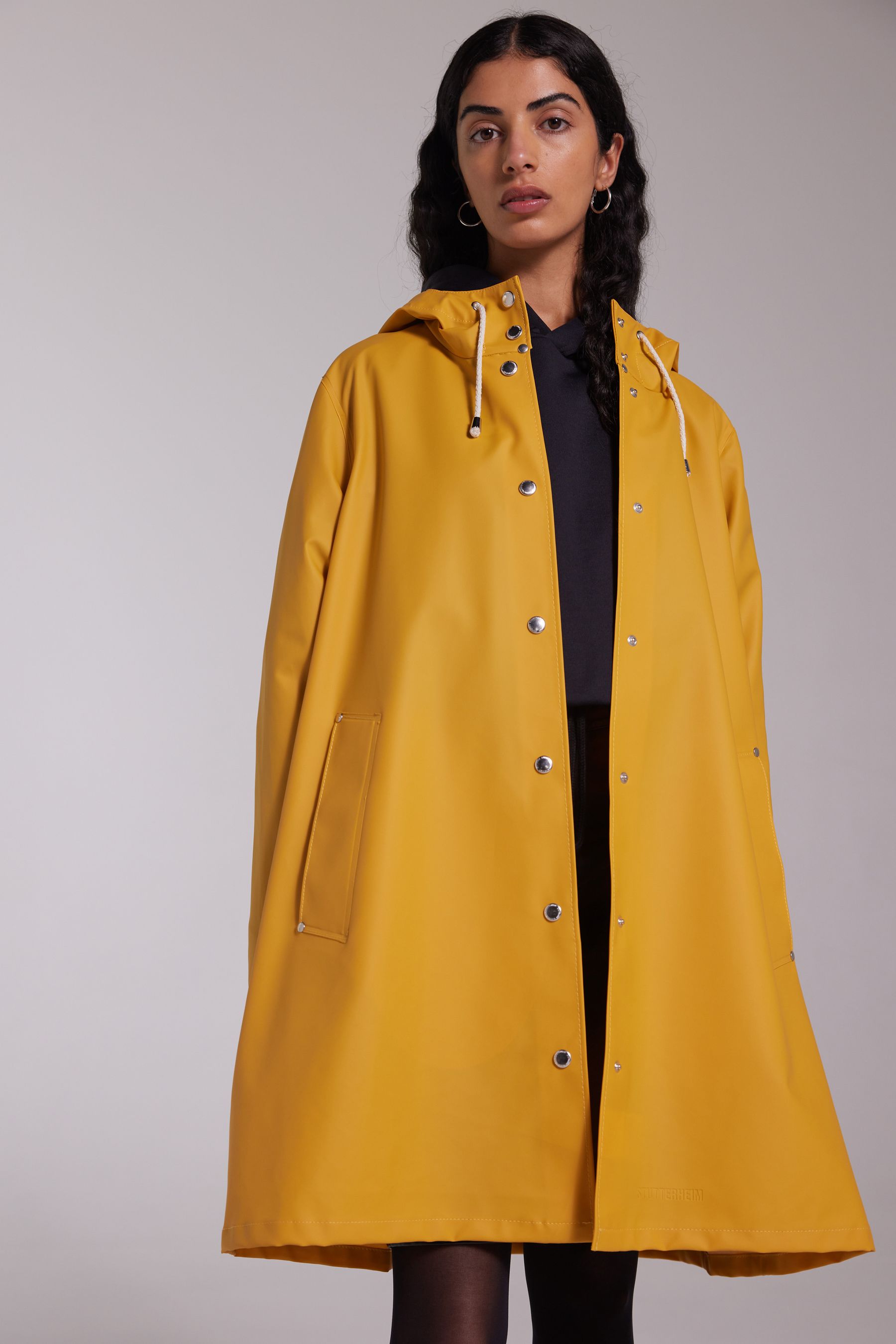 stutterheim mosebacke lightweight raincoat warm honey women jackets raincoats