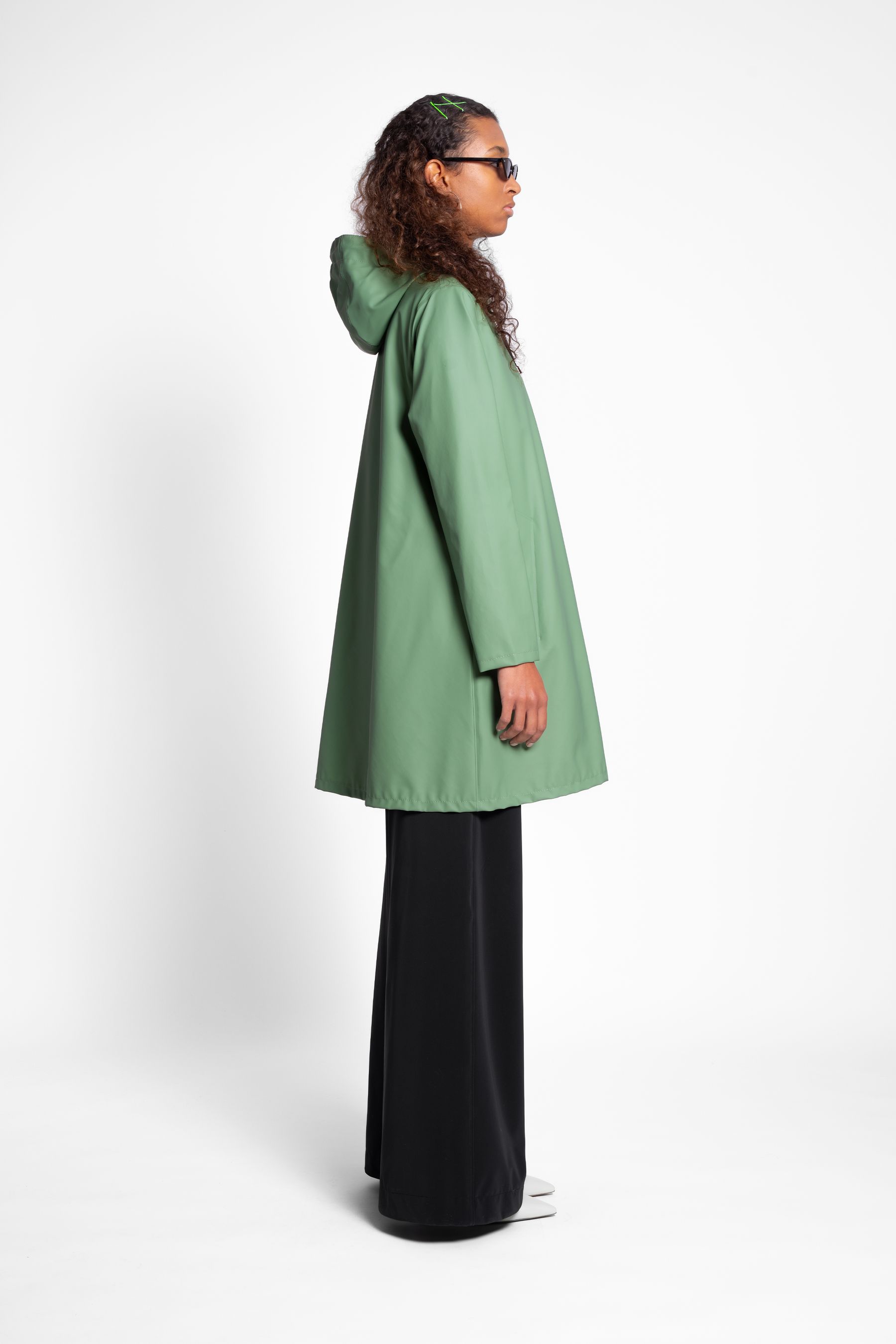 stutterheim mosebacke lightweight zip raincoat loden green women jackets raincoats