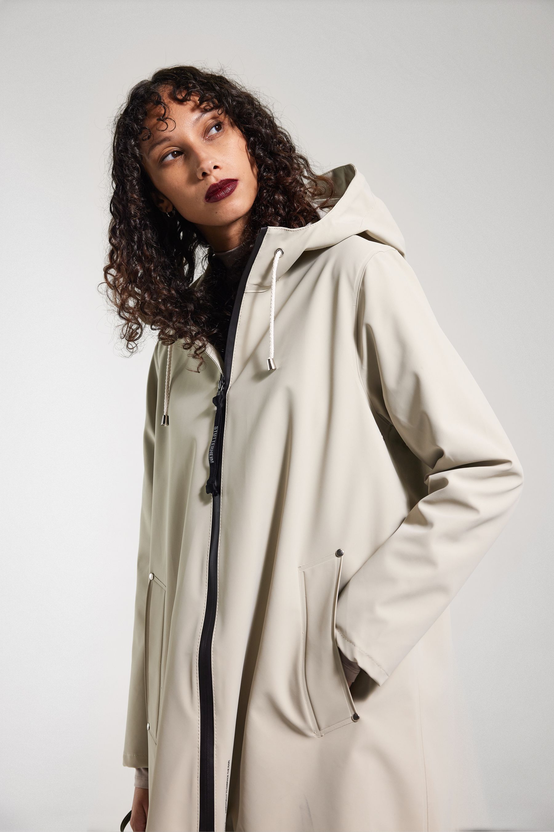 stutterheim mosebacke lightweight zip matte raincoat pelican women jackets raincoats