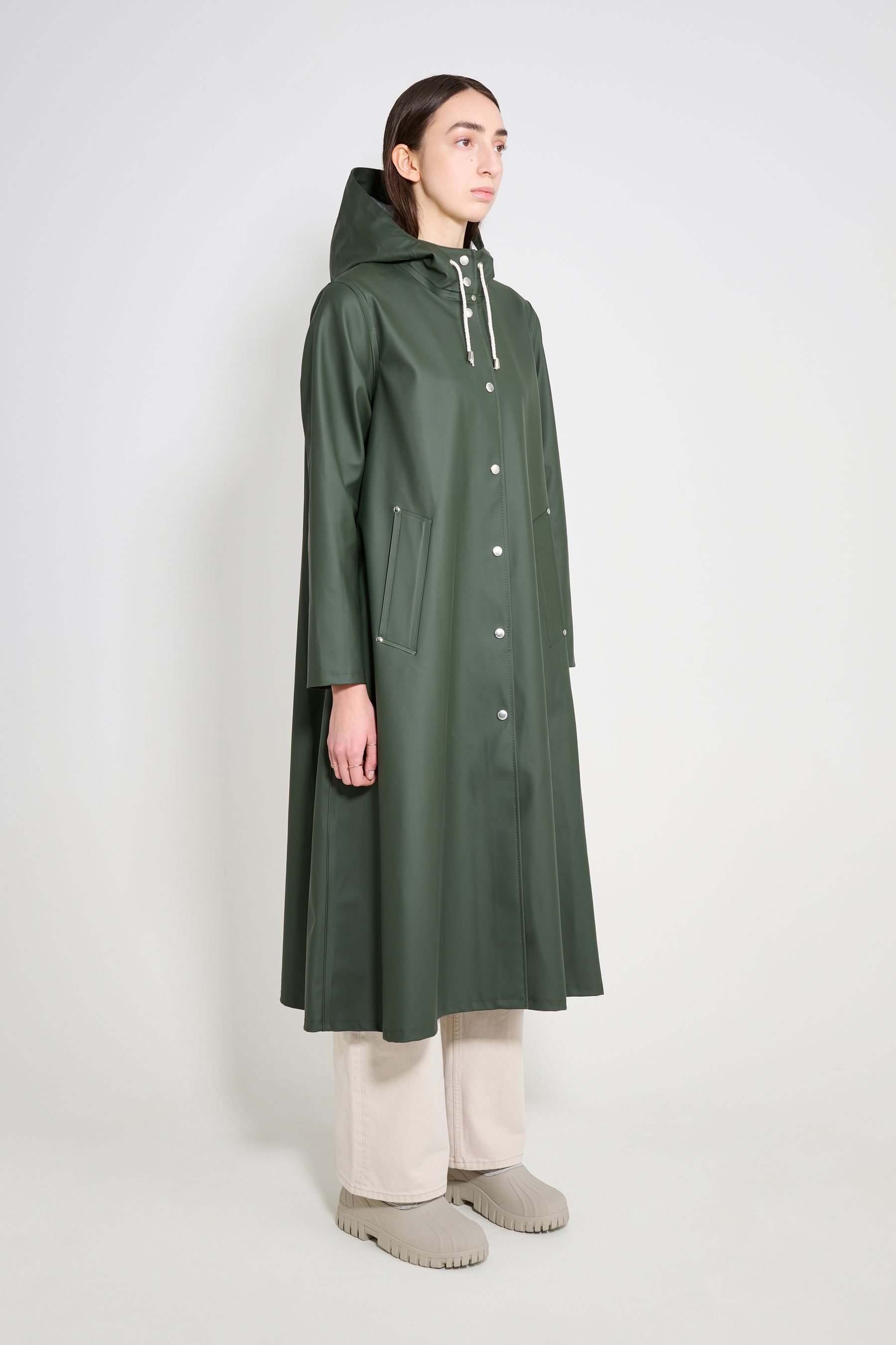 stutterheim mosebacke long raincoat green women jackets long-raincoats