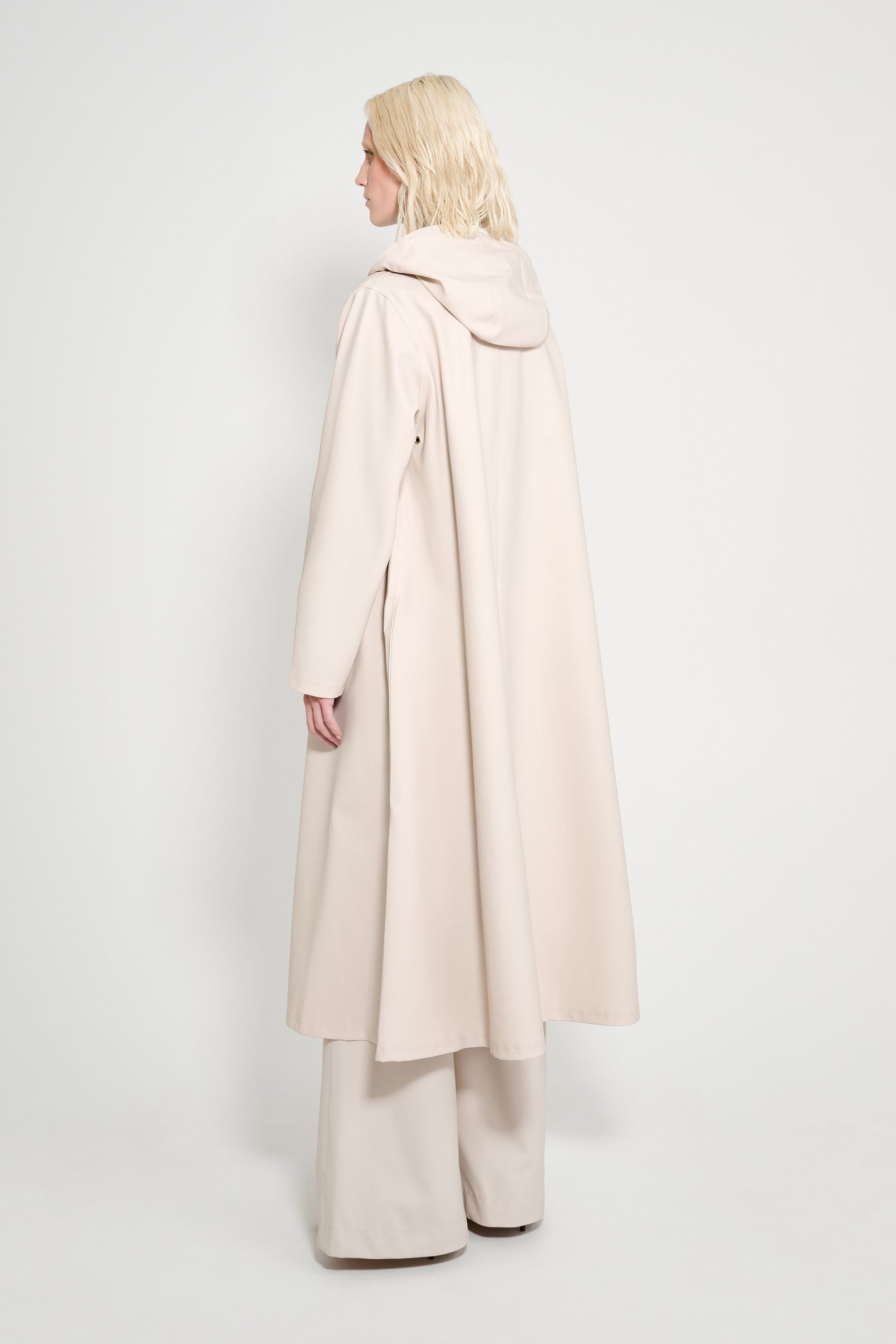 stutterheim mosebacke long raincoat light sand women jackets raincoats