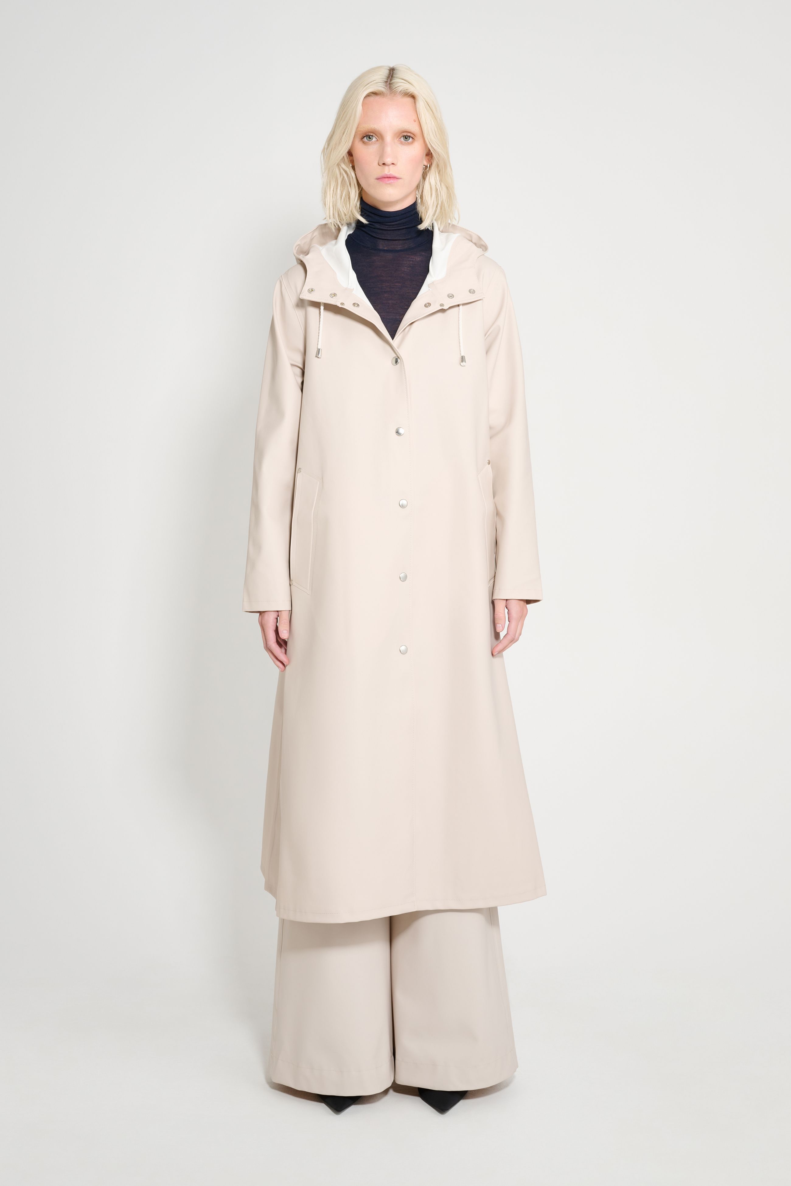 stutterheim mosebacke long raincoat light sand women jackets raincoats