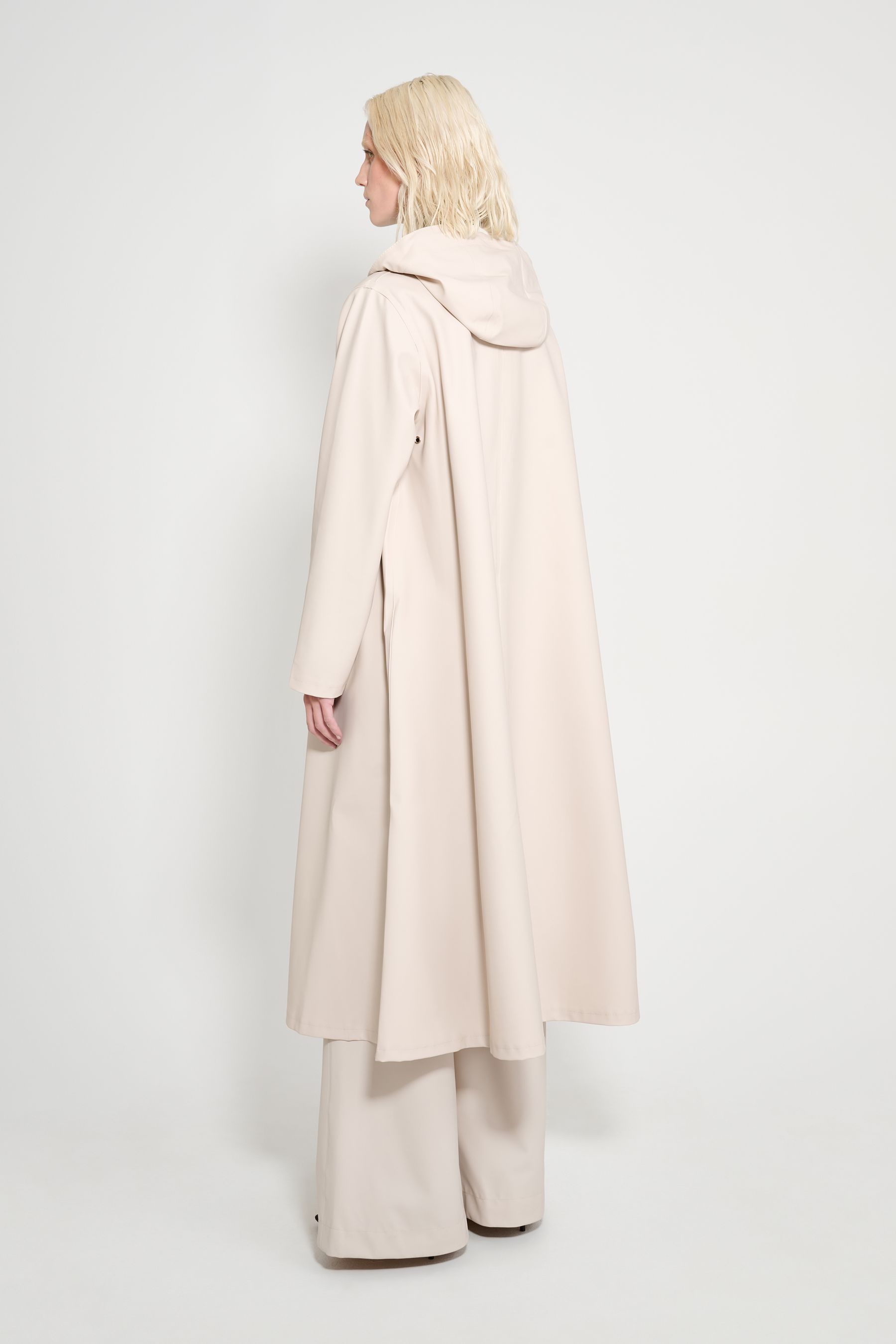 stutterheim mosebacke long raincoat light sand women jackets raincoats