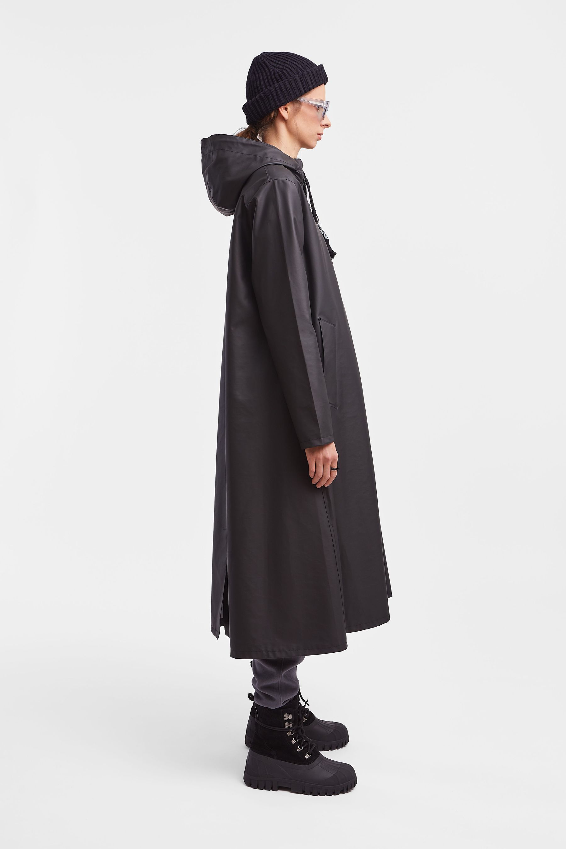stutterheim mosebacke long lightweight zip raincoat black women jackets raincoats
