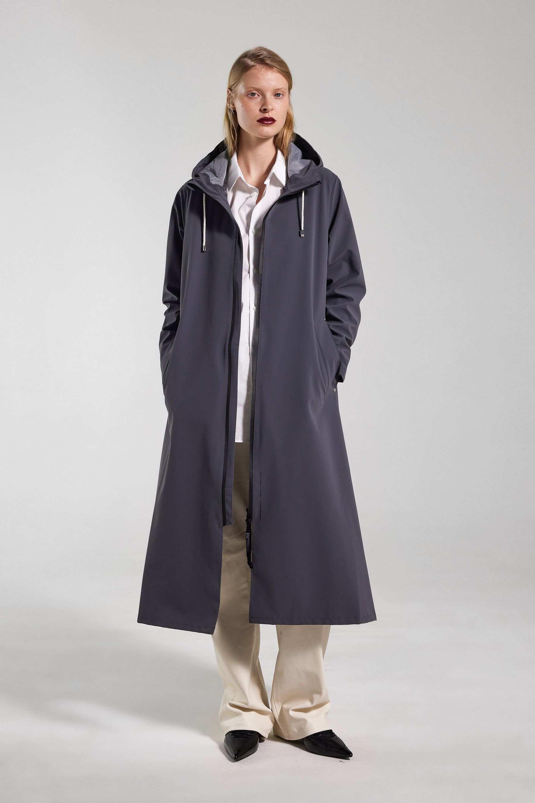 stutterheim mosebacke long lightweight zip matte raincoat metal women jackets long-raincoats