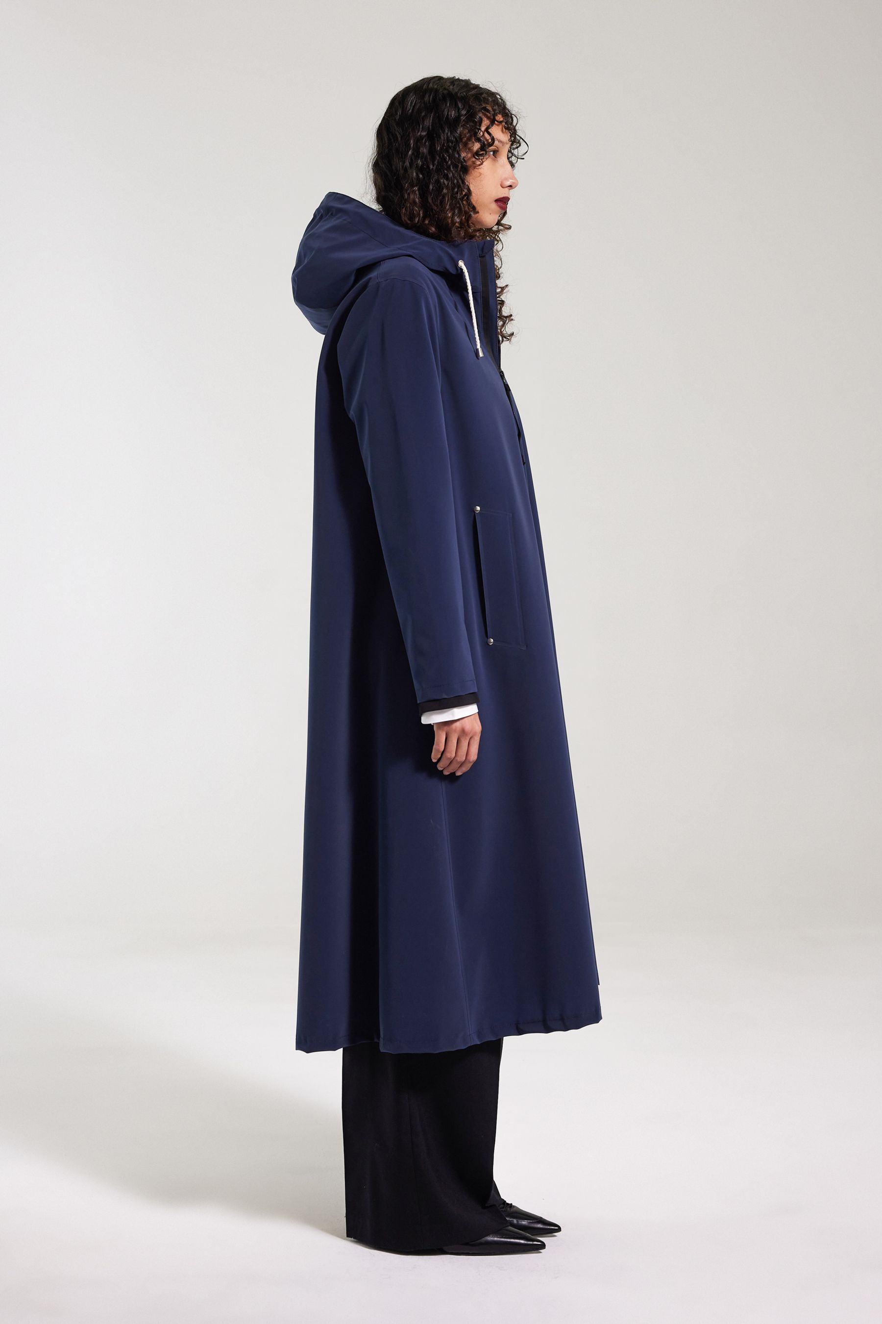stutterheim mosebacke long lightweight zip matte raincoat navy women jackets long-raincoats