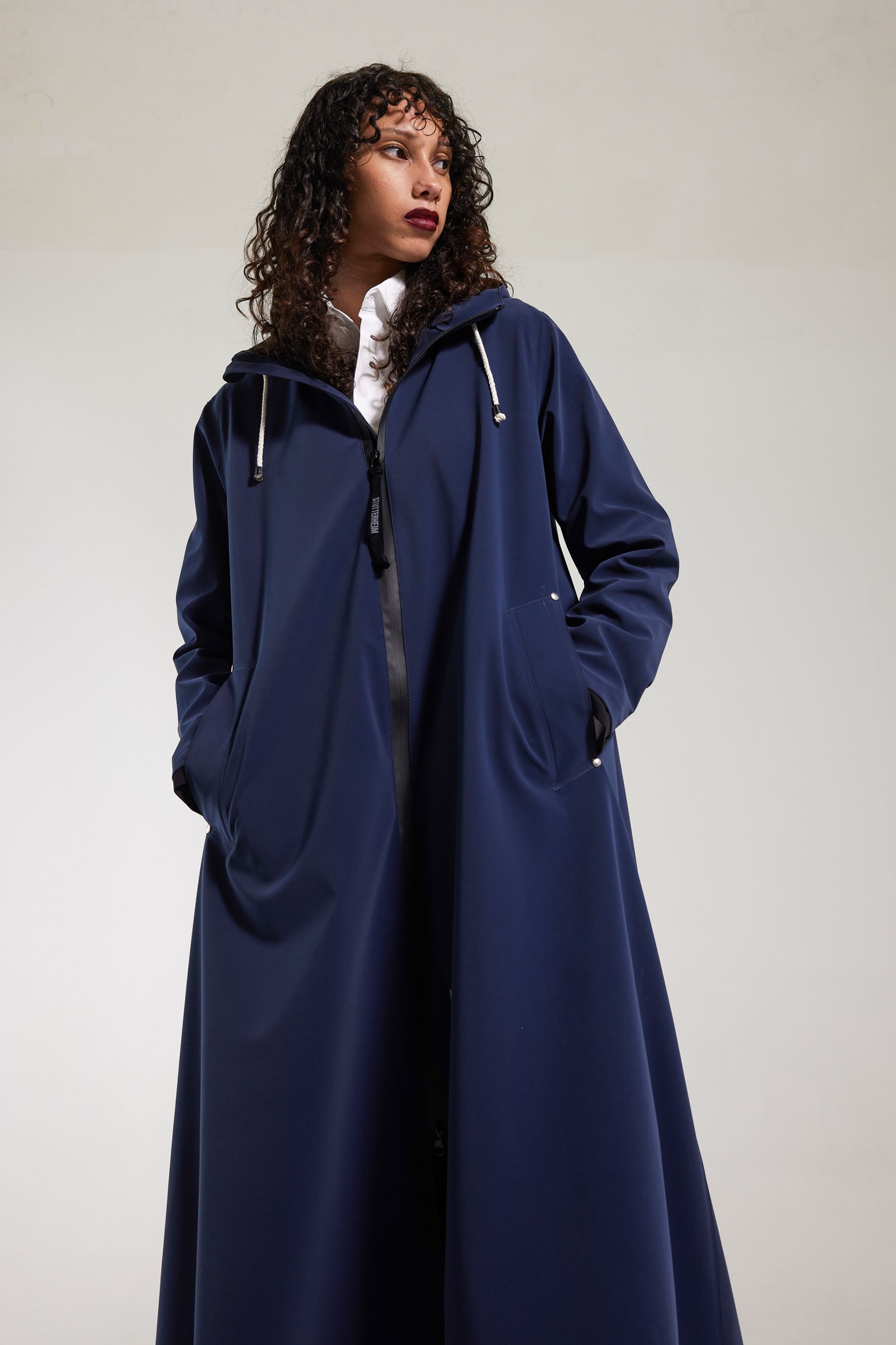 stutterheim mosebacke long lightweight zip matte raincoat navy women jackets long-raincoats