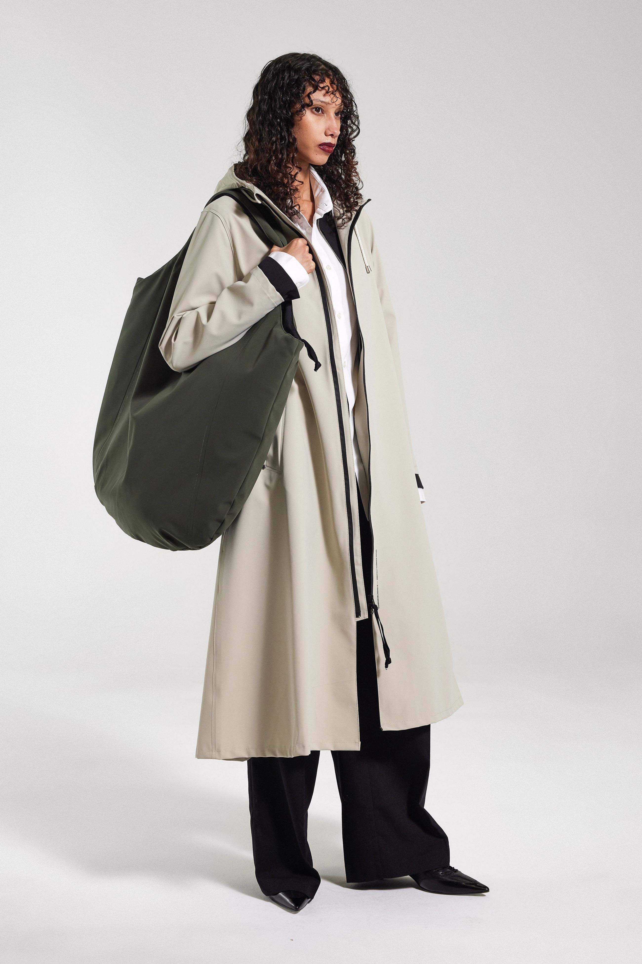 Stutterheim Mosebacke Long Lightweight Zip Matte Raincoat In Pelican