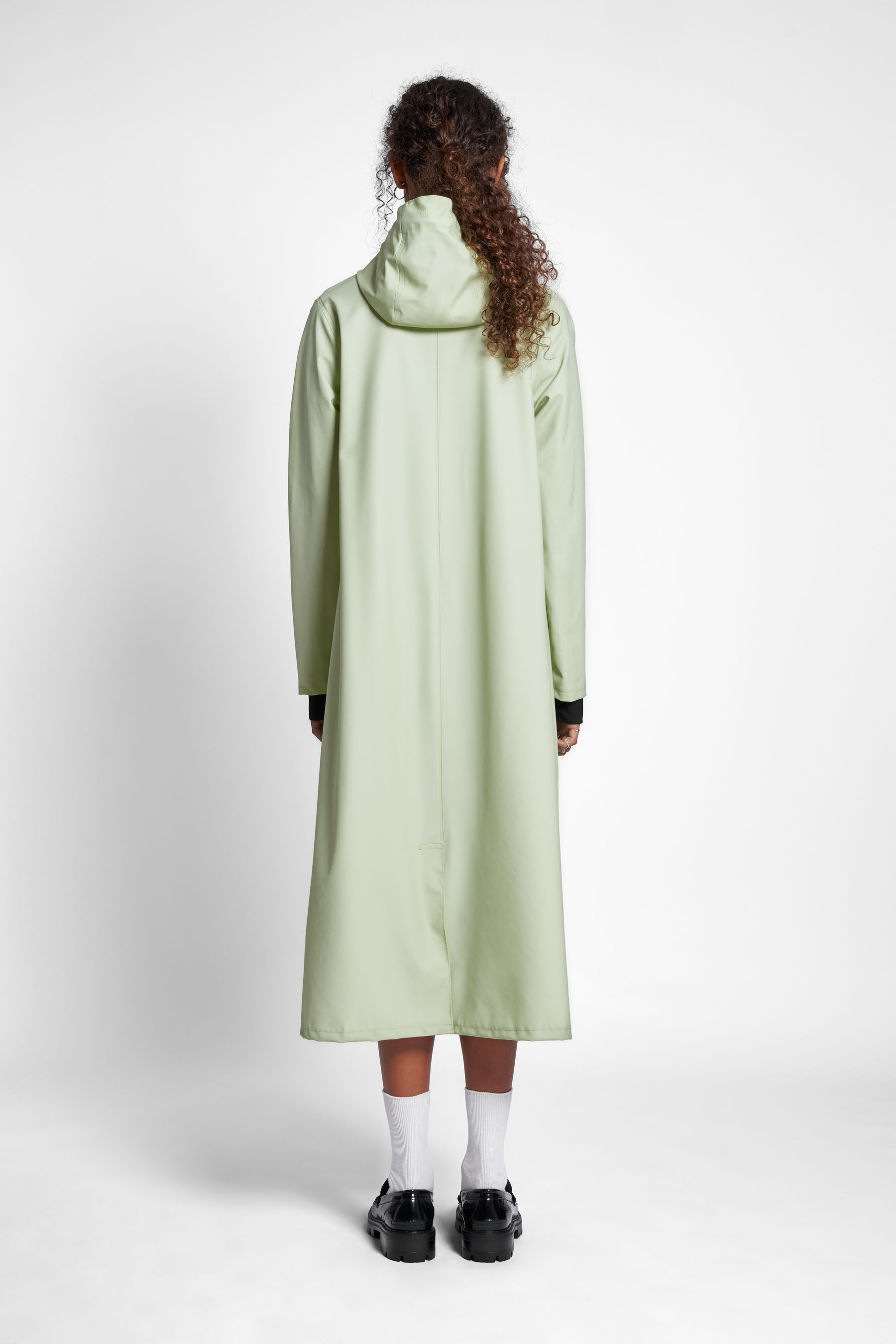 stutterheim mosebacke long zip raincoat seafoam green women jackets long-raincoats