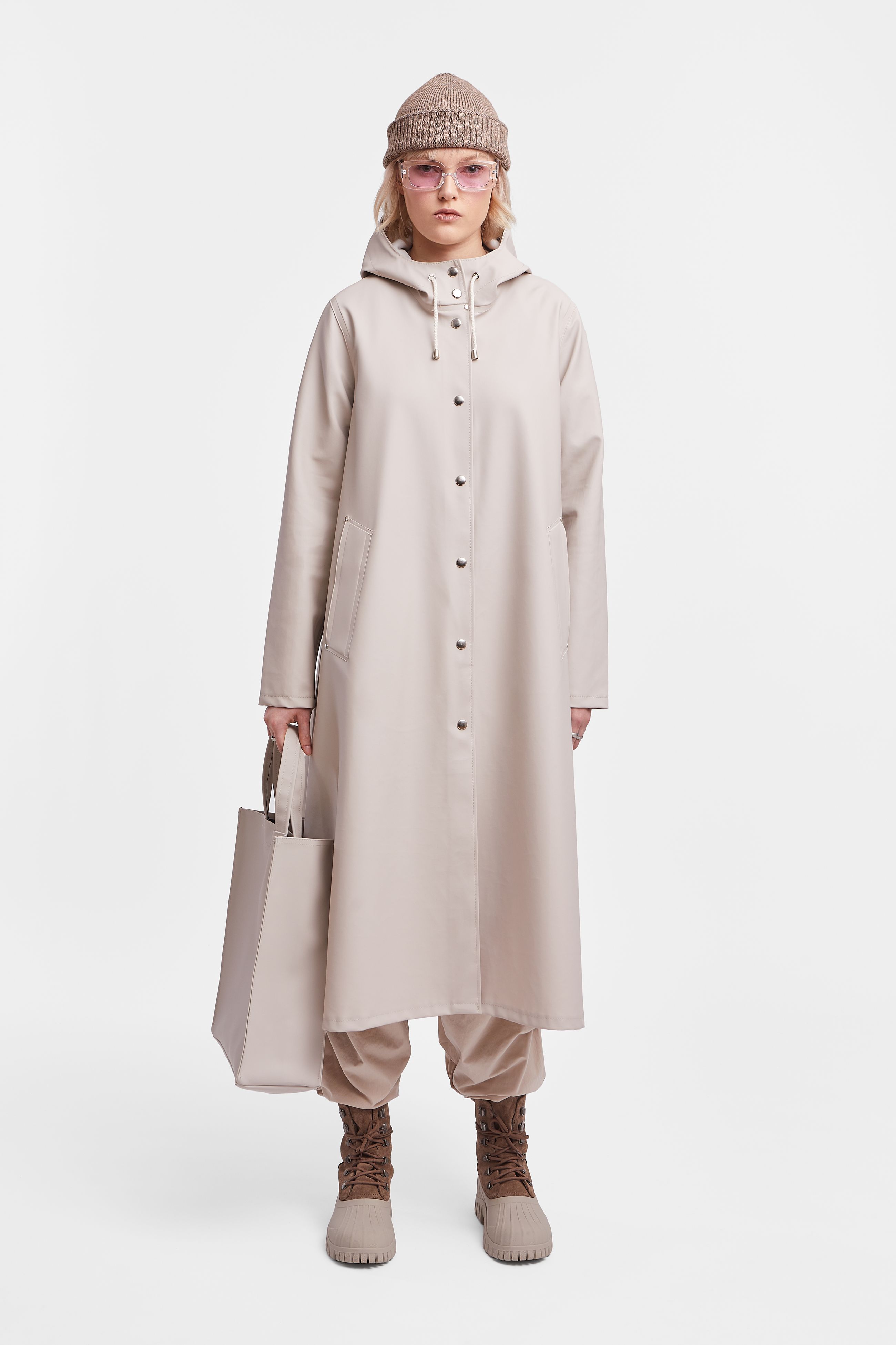 stutterheim mosebacke long print raincoat light sand women jackets raincoats
