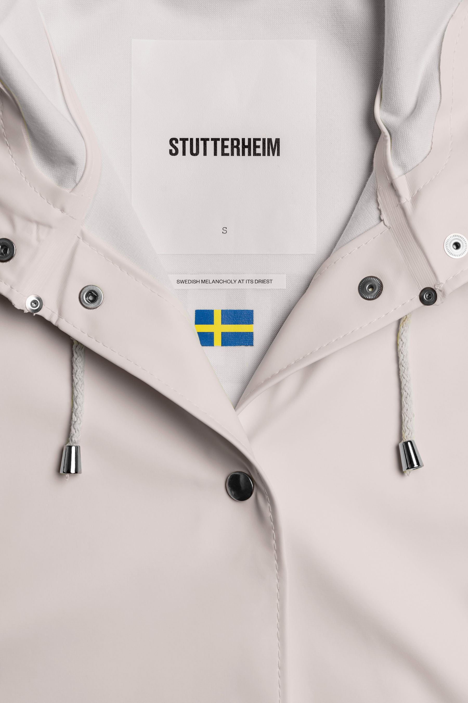 stutterheim mosebacke long print raincoat light sand women jackets raincoats