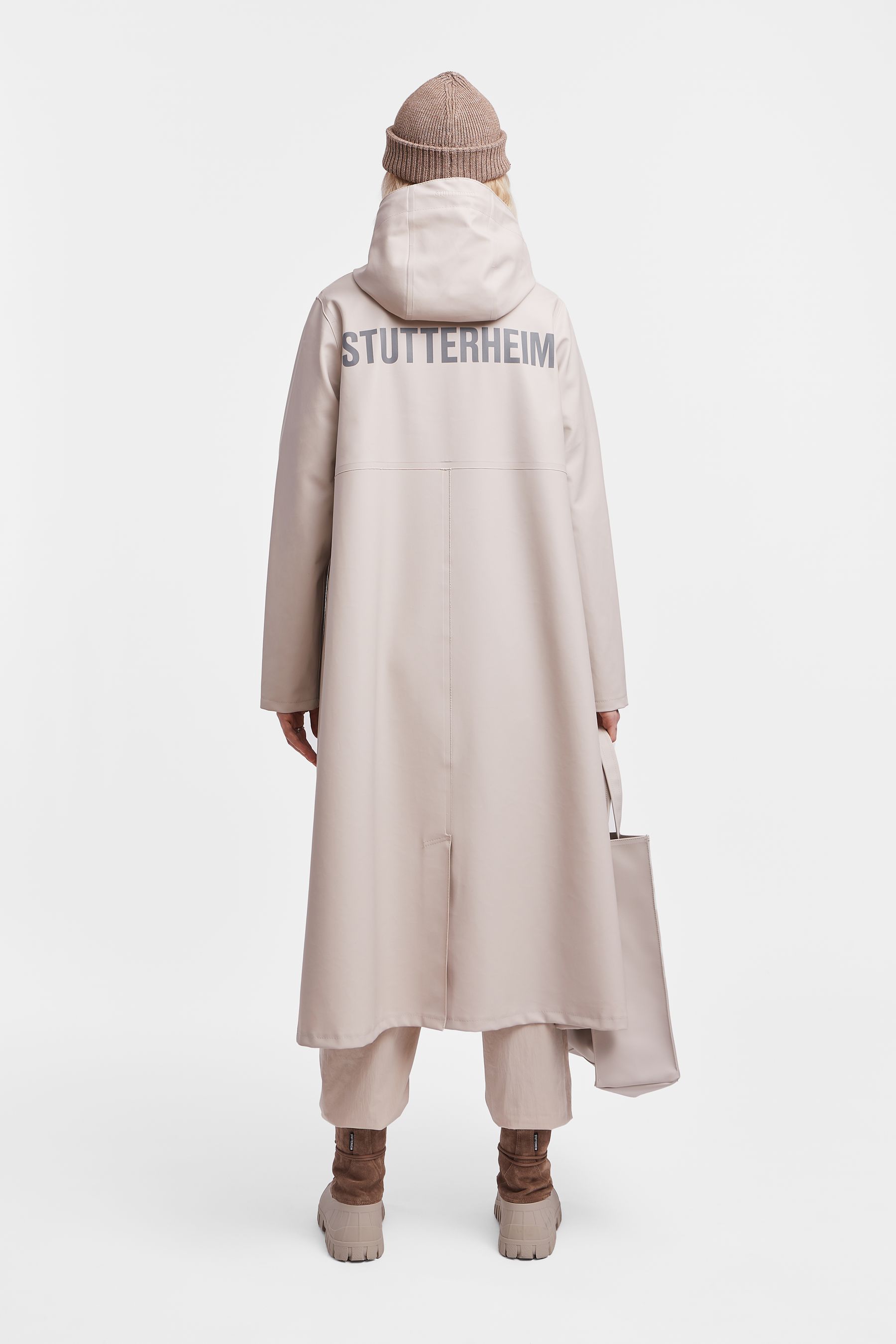 stutterheim mosebacke long print raincoat light sand women jackets raincoats