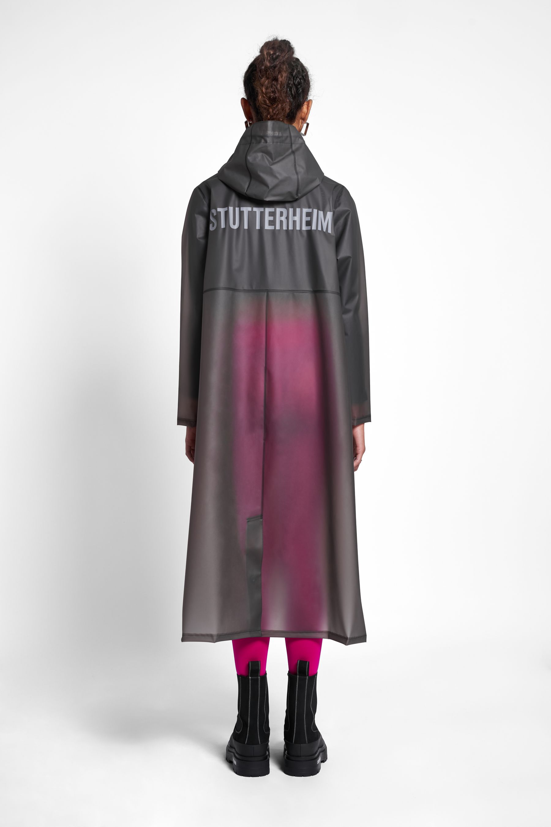 stutterheim mosebacke long print raincoat smoke women jackets long-raincoats