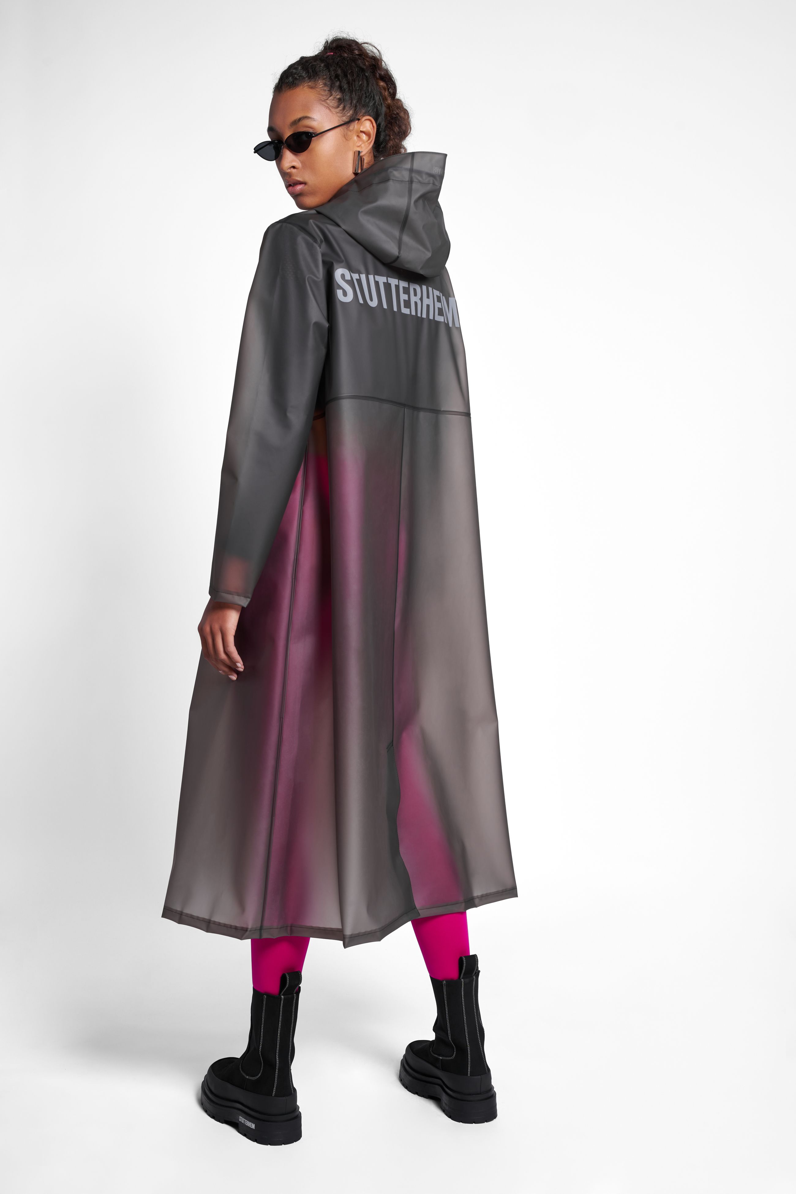 stutterheim mosebacke long print raincoat smoke women jackets long-raincoats