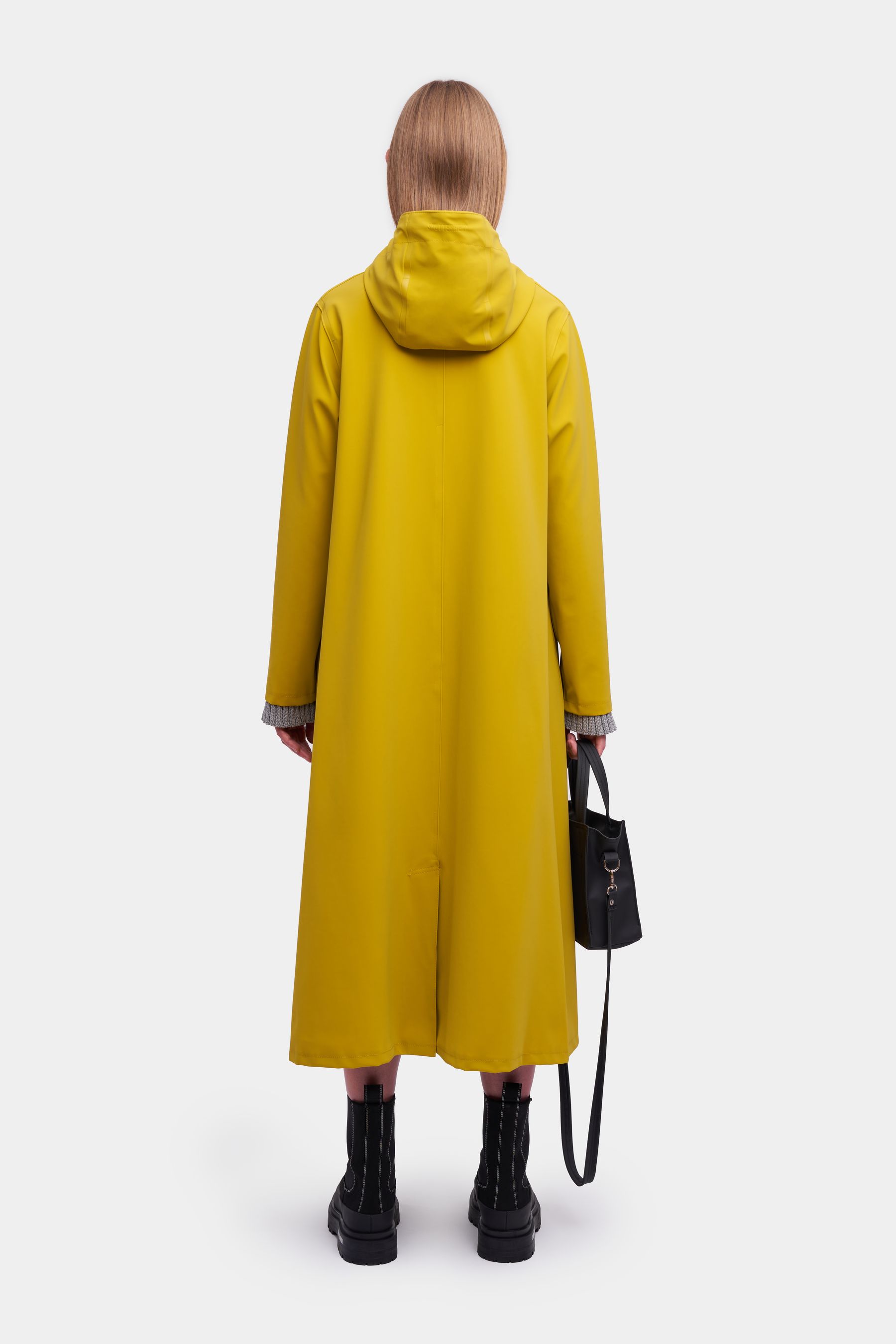 stutterheim mosebacke long matte raincoat gold women jackets raincoats