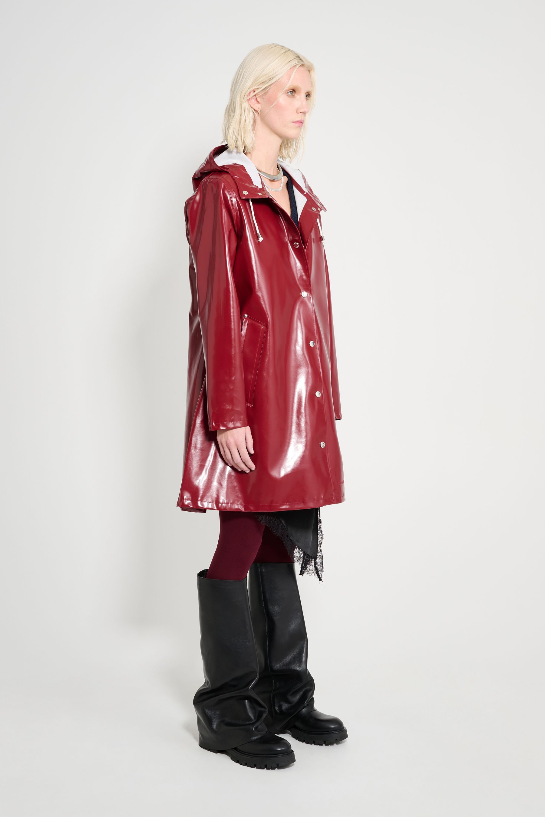 stutterheim mosebacke opal raincoat burgundy women jackets raincoats